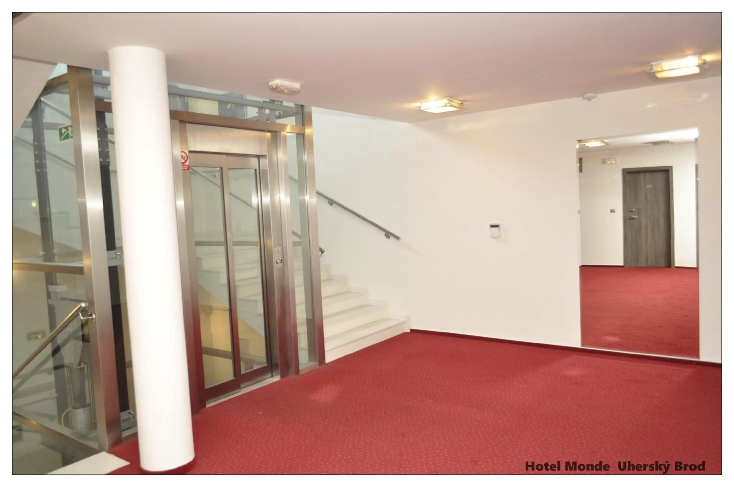 Decorative detail in Hotel Monde