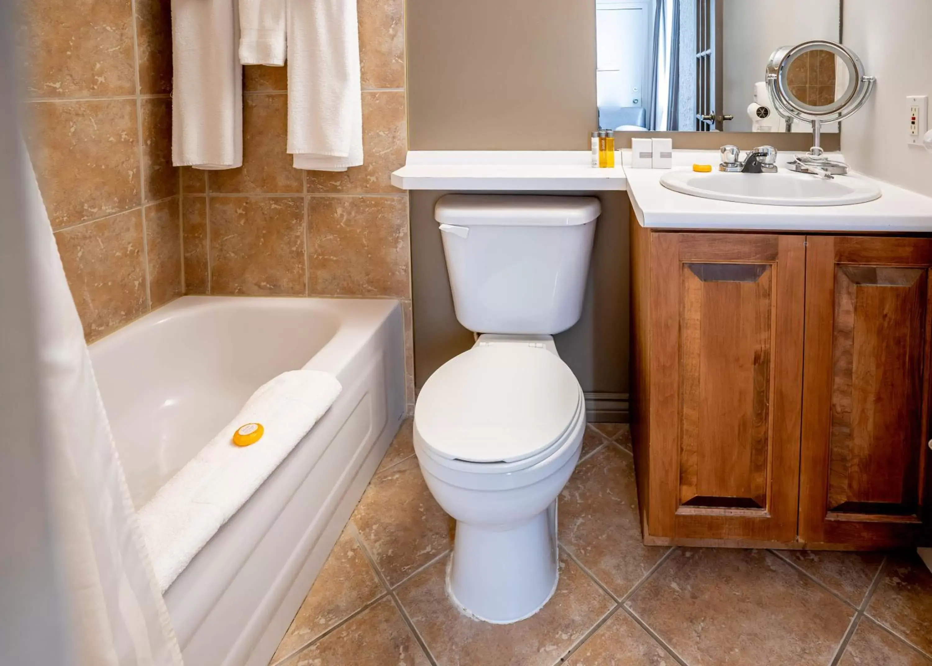 Bathroom in Hôtel Chéribourg