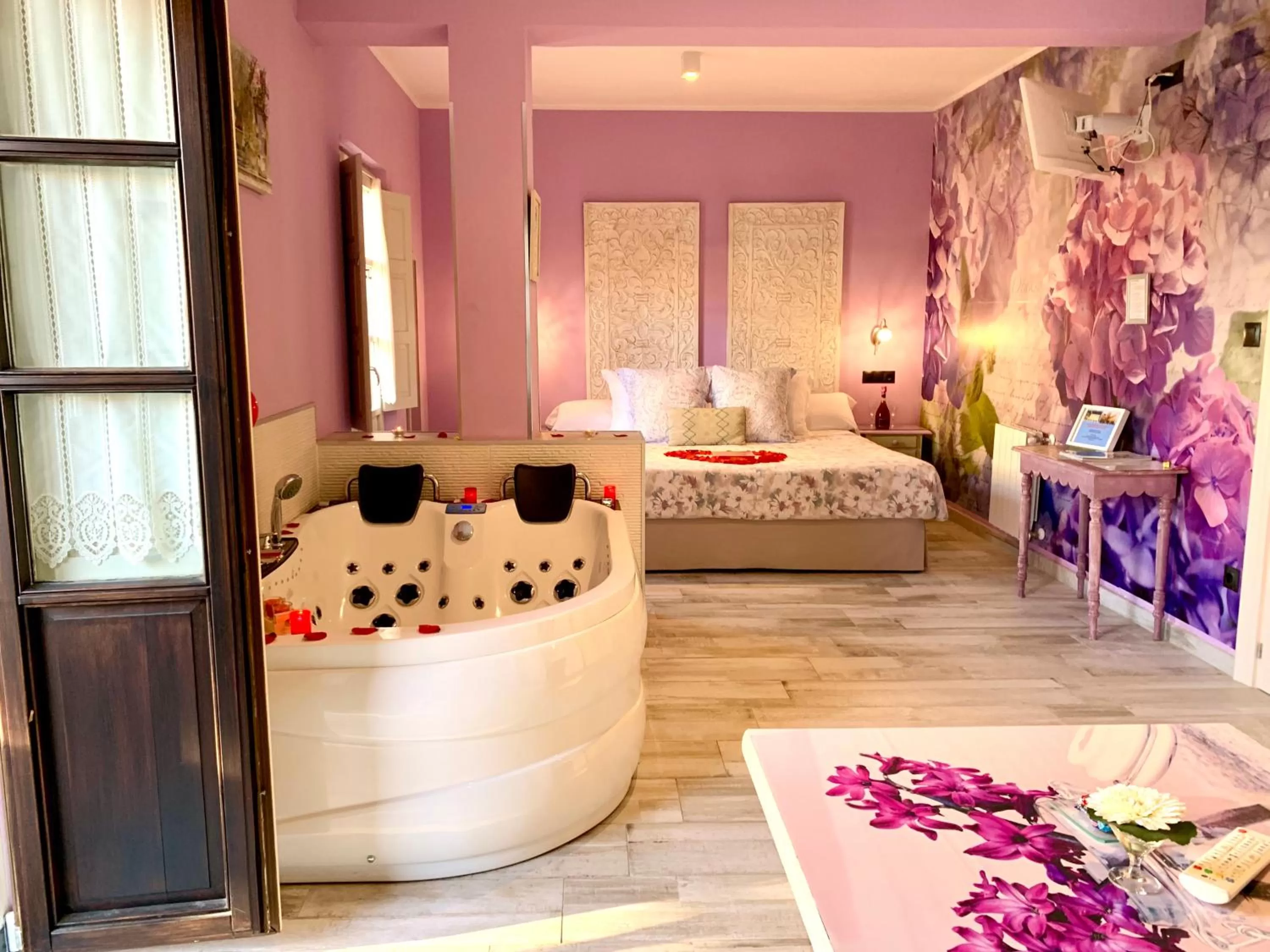 Akla Suites con Jacuzzi Santillana