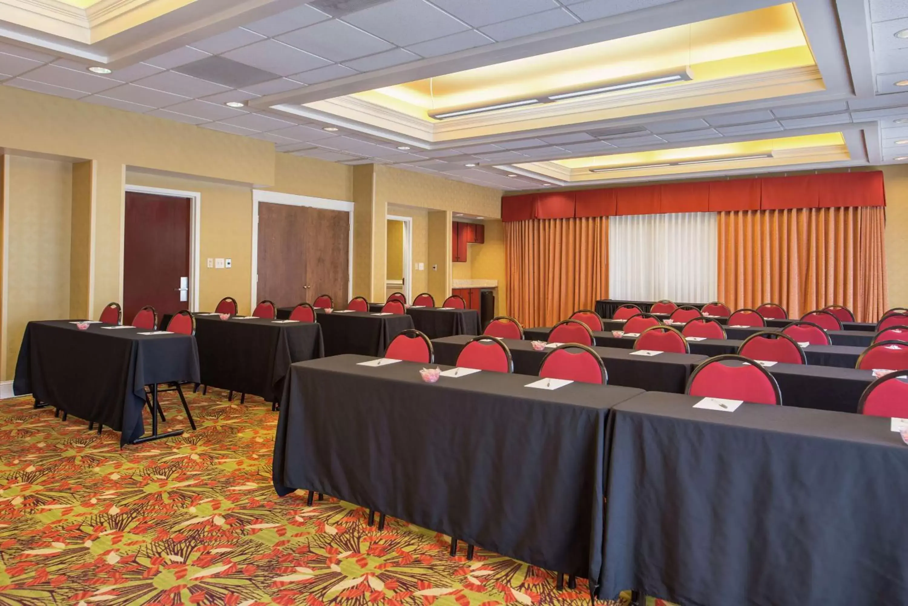 Meeting/conference room in Hampton Inn & Suites Charlotte Arrowood