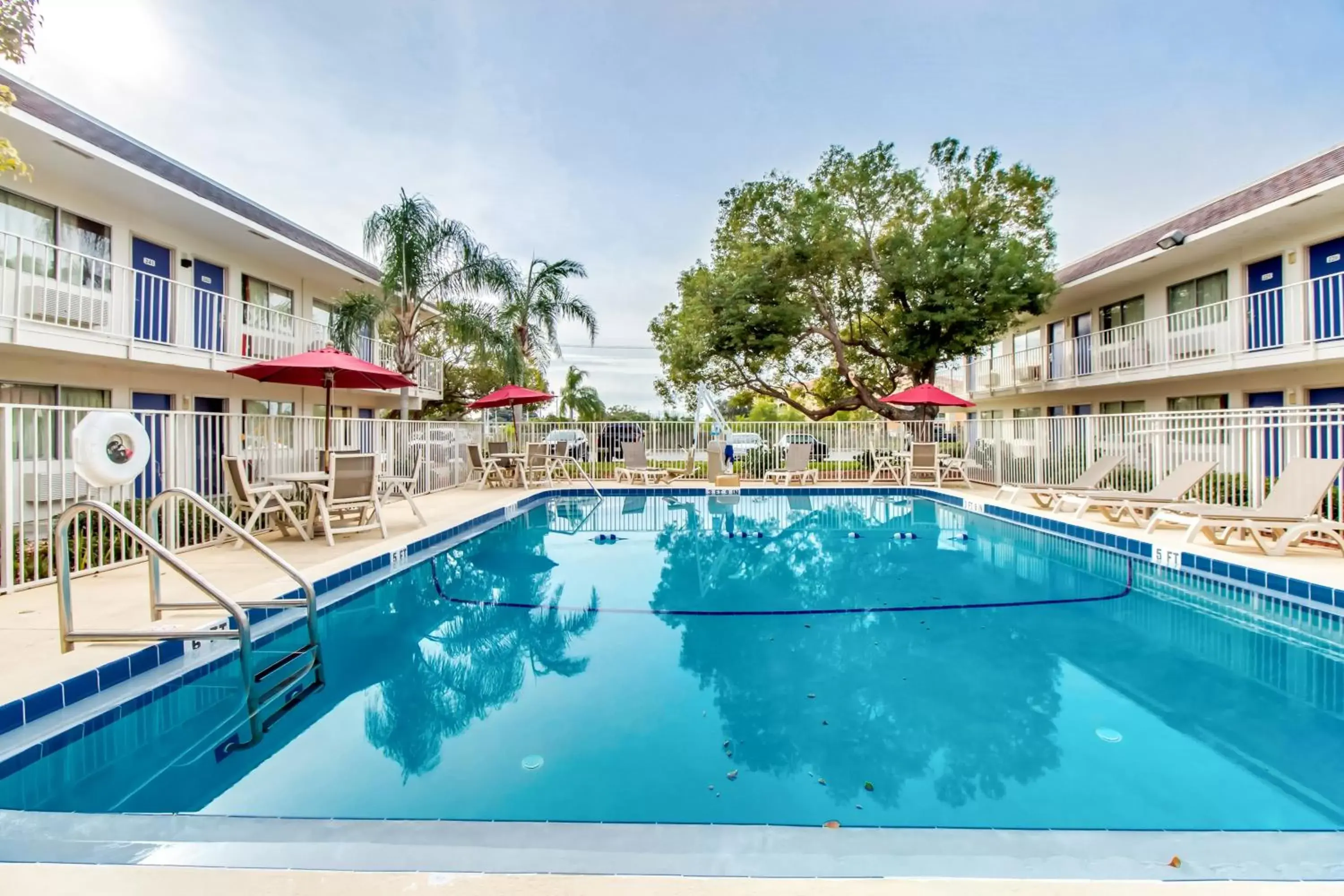 Swimming Pool in Motel 6-Venice, FL