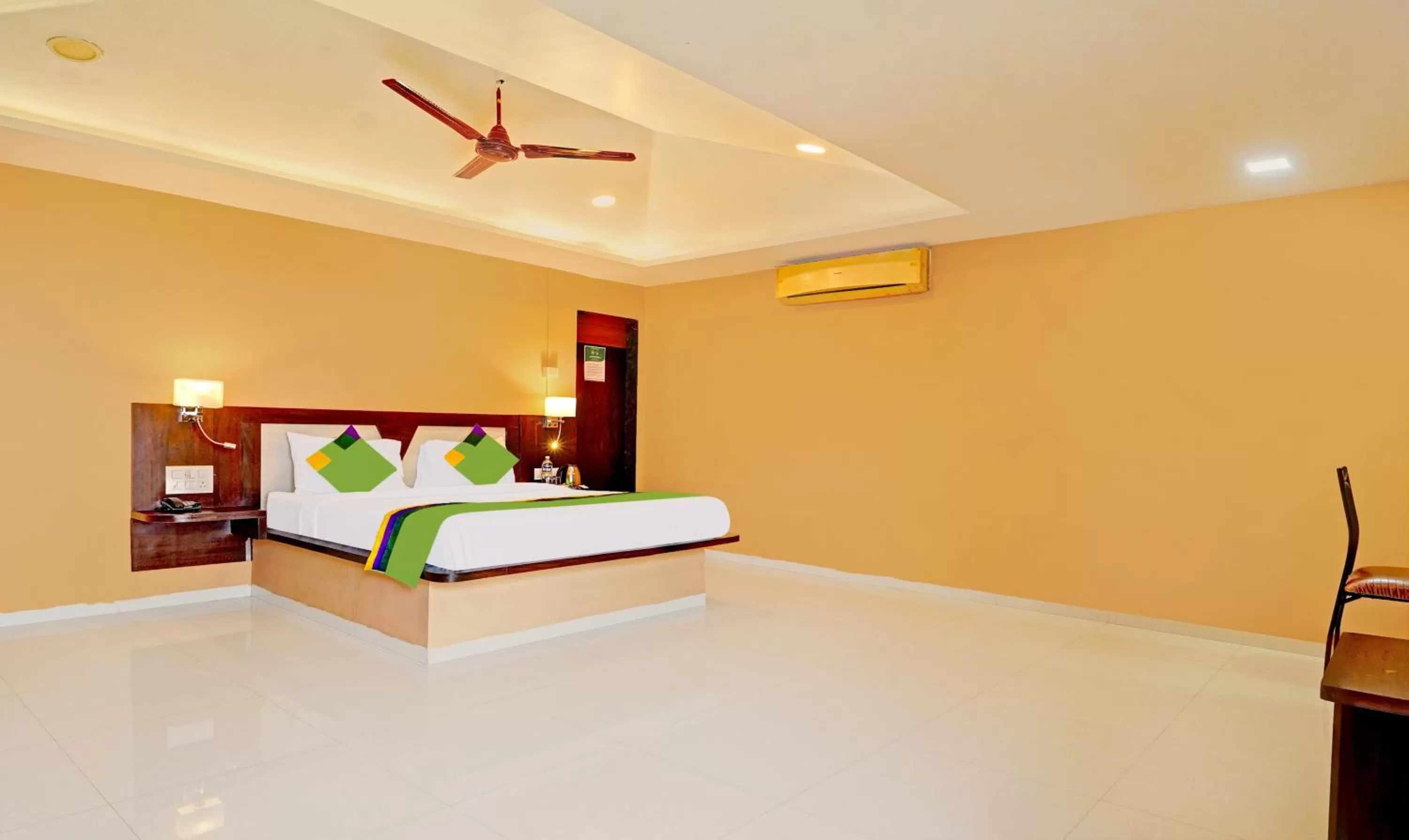 Bedroom, Bed in Treebo Vhyomaan Resort