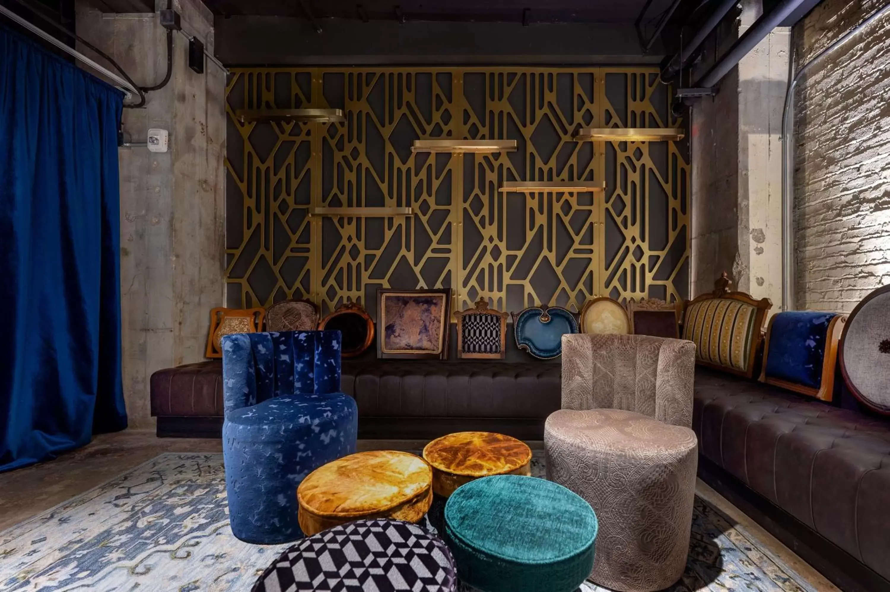 Restaurant/places to eat, Seating Area in Hotel Fort Des Moines, Curio Collection By Hilton