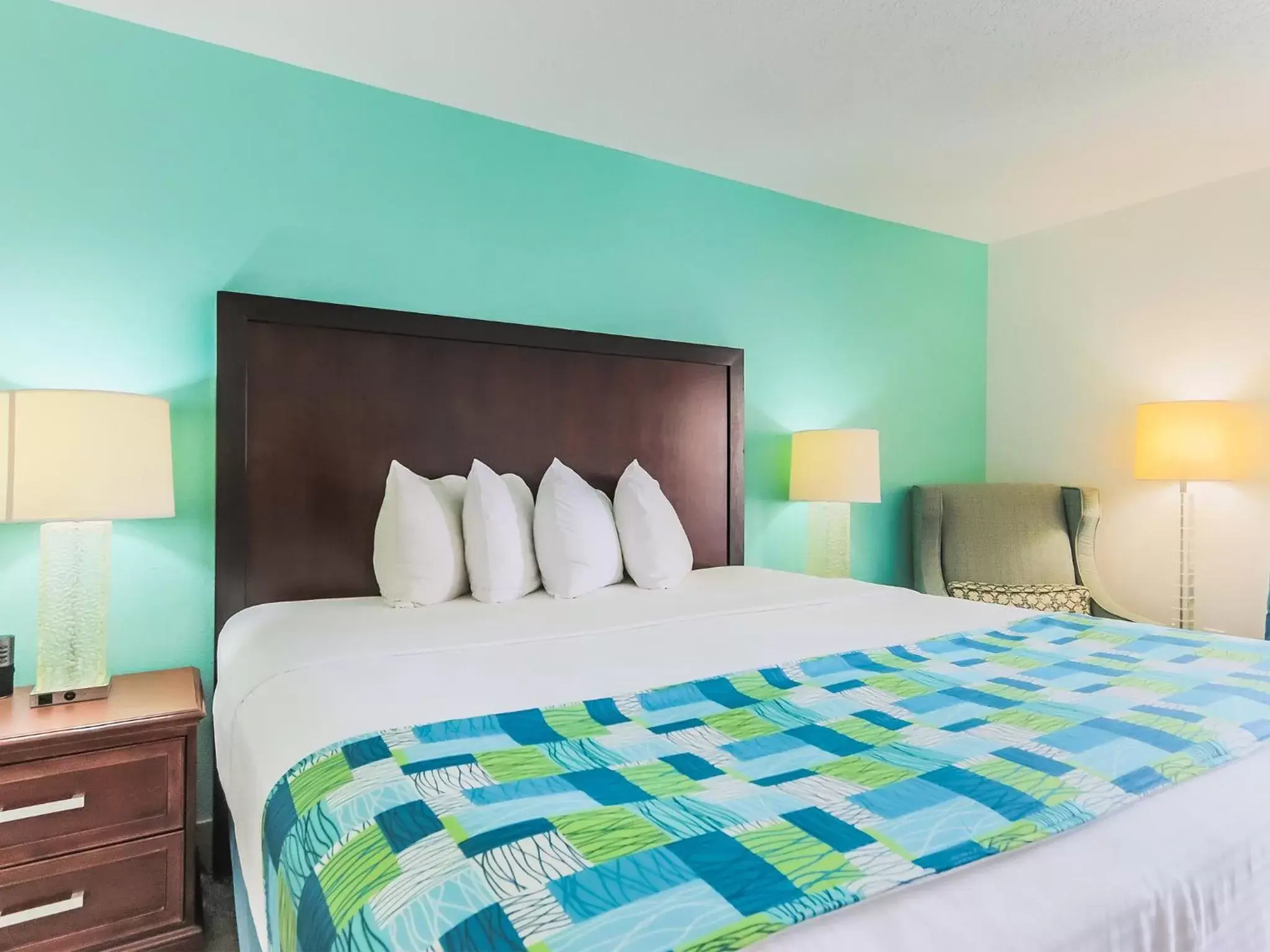 Standard King Room with Bay View in Surf & Sand Hotel Standard King Room with Bay View in Surf & Sand Hotel