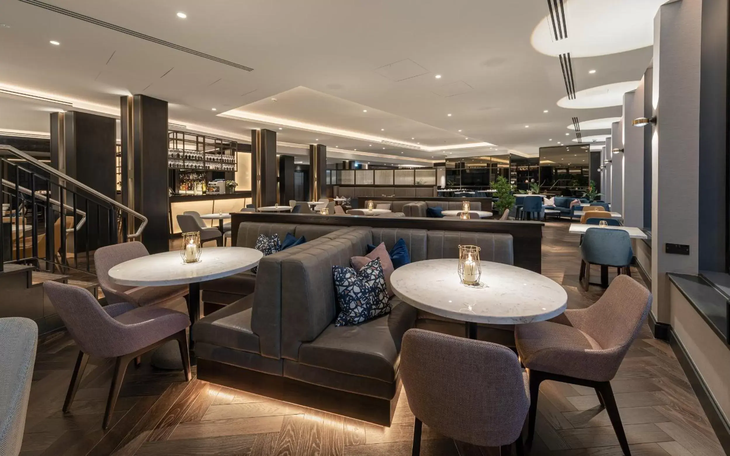 Lobby or reception, Lounge/Bar in voco Edinburgh - Haymarket, an IHG Hotel