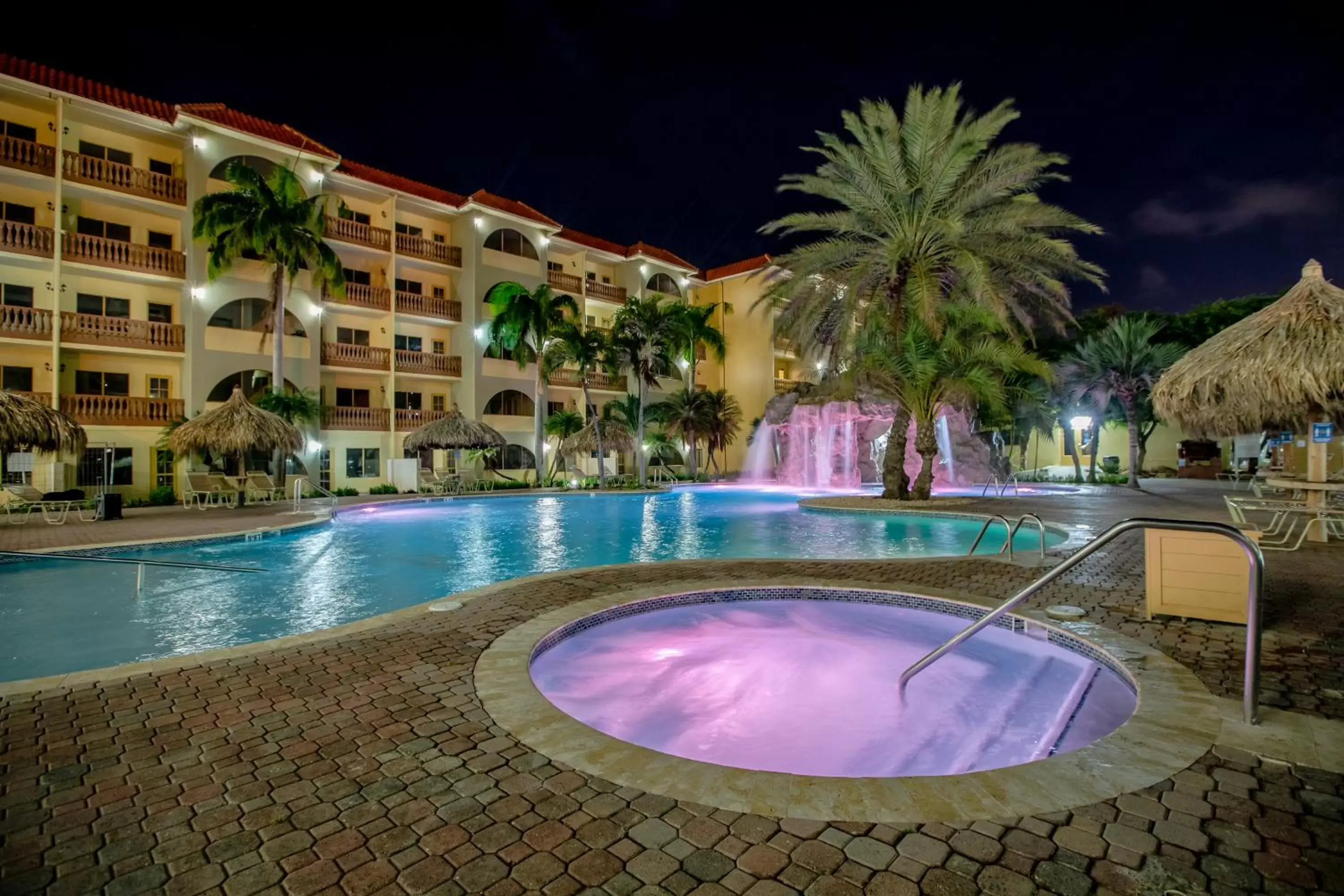 Swimming Pool in Eagle Aruba Resort & Casino