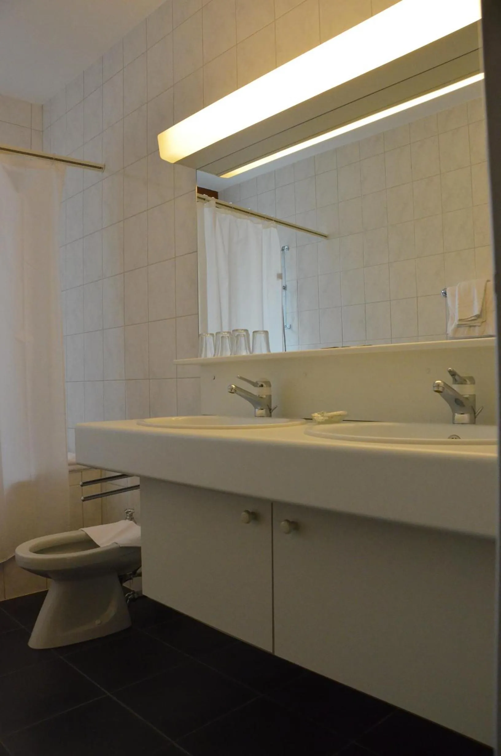 Bathroom in Hotel Victoria