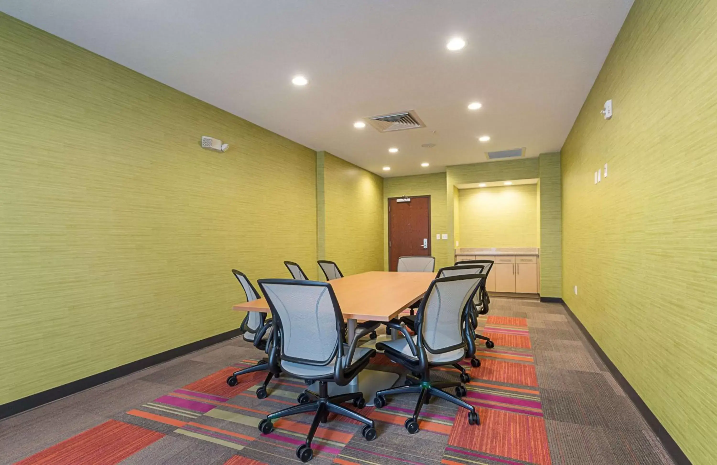 Meeting/conference room in Home2 Suites By Hilton Oklahoma City Yukon