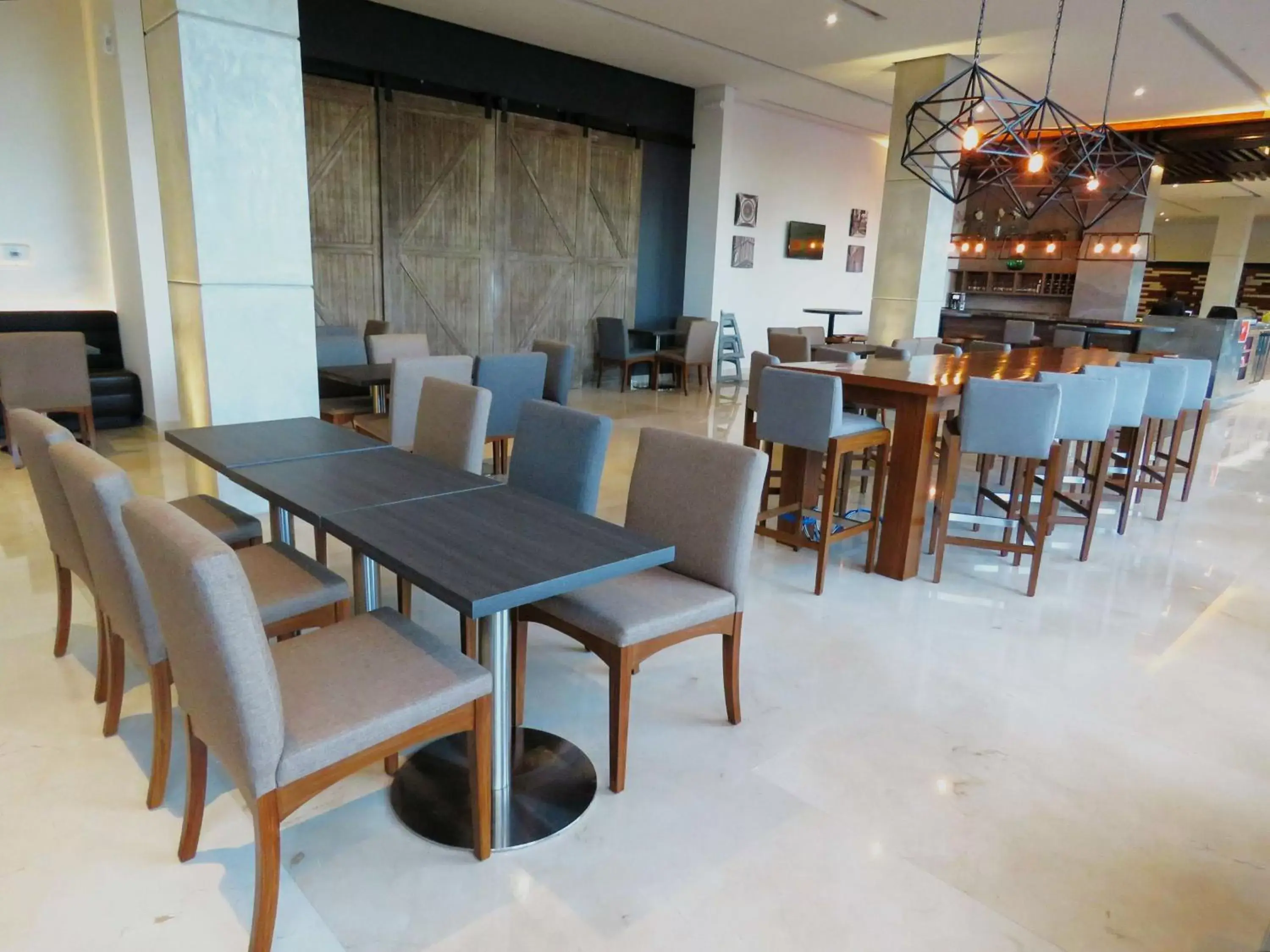 Dining area, Restaurant/Places to Eat in Hampton Inn By Hilton Celaya