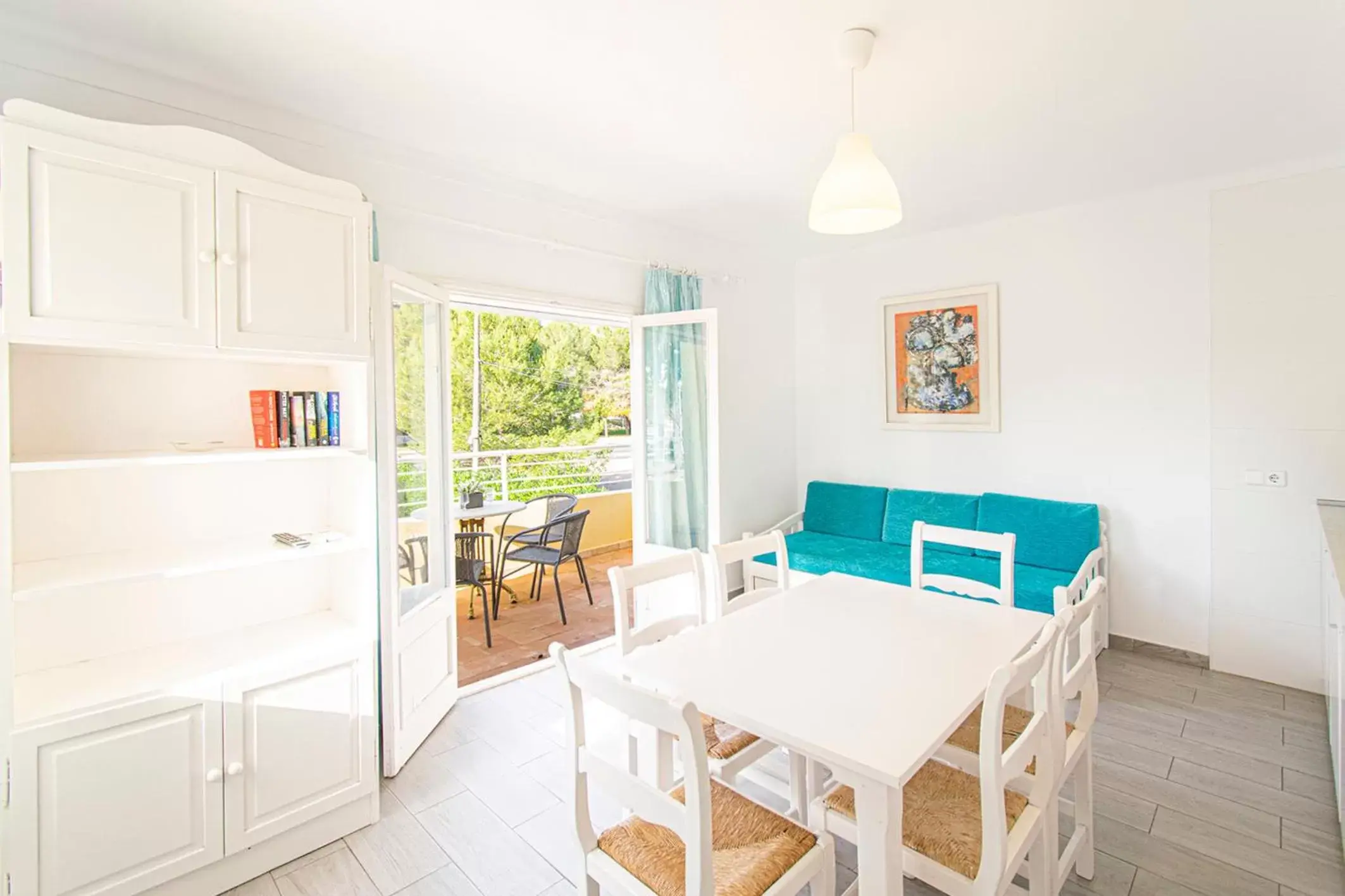 Seating area, Dining Area in Apartamentos Falcó