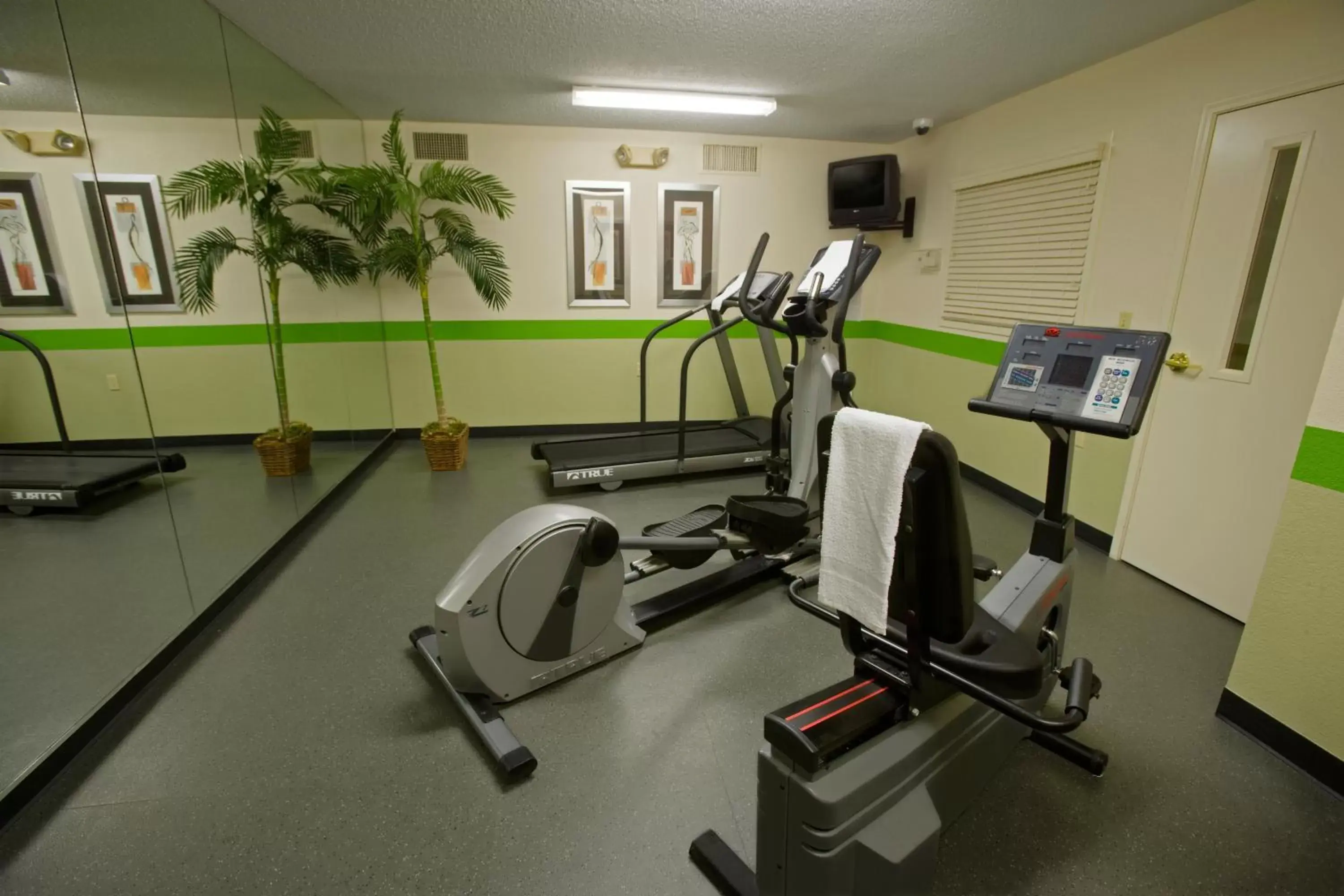 Fitness centre/facilities, Fitness Center/Facilities in Extended Stay America Suites - Oakland - Alameda Airport