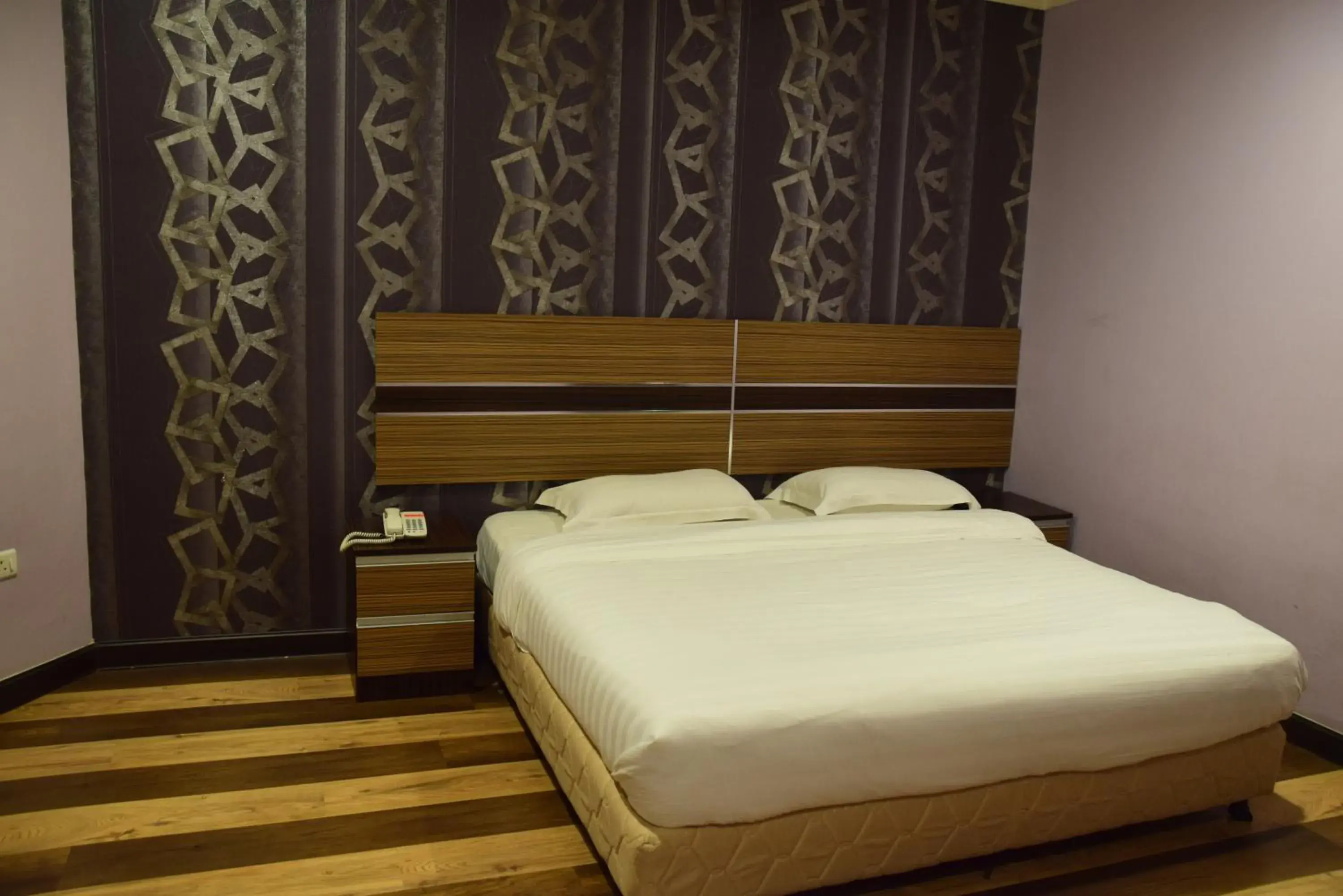 Photo of the whole room, Bed in Sai Villa Hotel Near Klia & Klia2