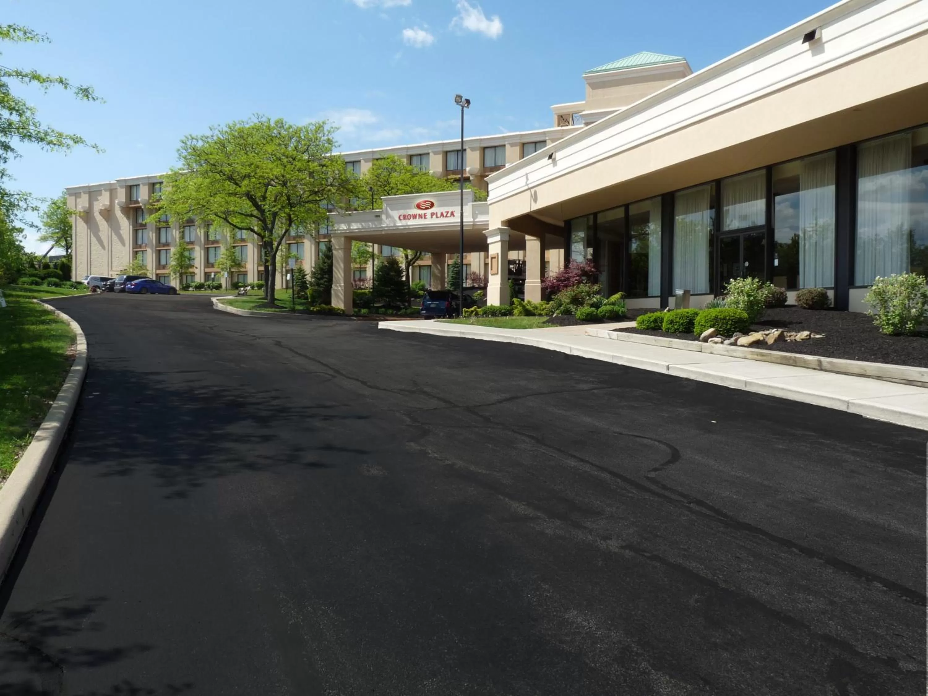 Facade/entrance in Ramada by Wyndham Cleveland Independence
