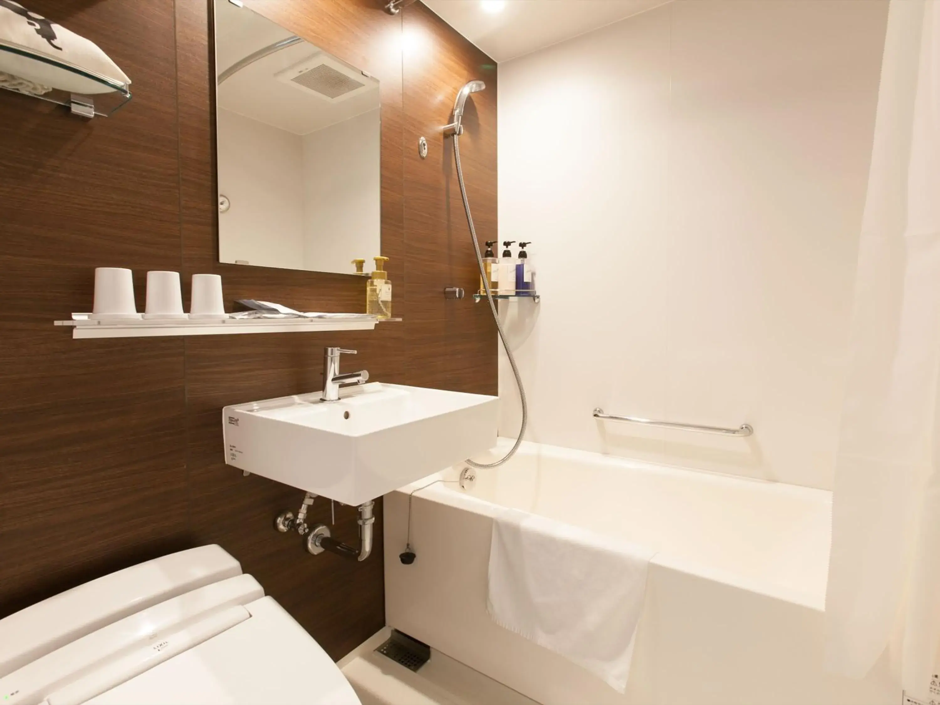 Shower, Bathroom in Henn na Hotel Tokyo Ginza