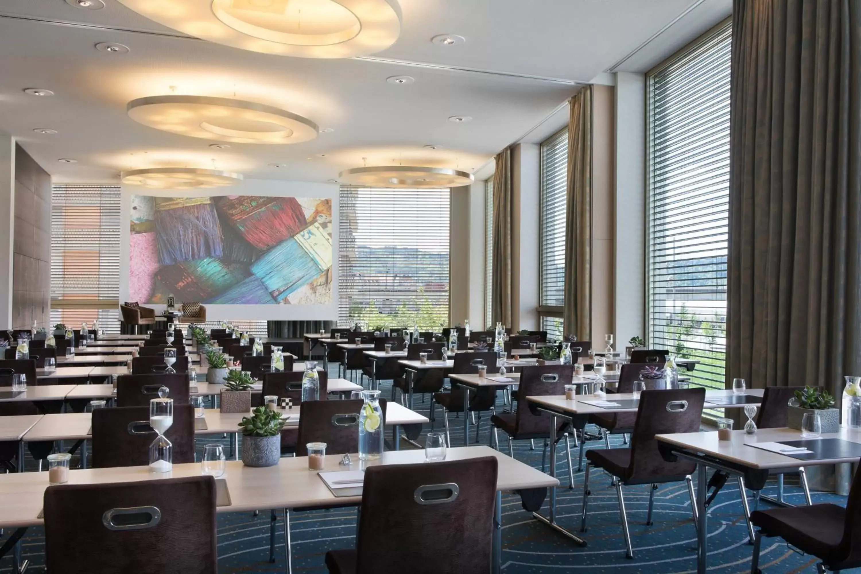 Meeting/conference room, Restaurant/Places to Eat in Renaissance Zurich Tower Hotel