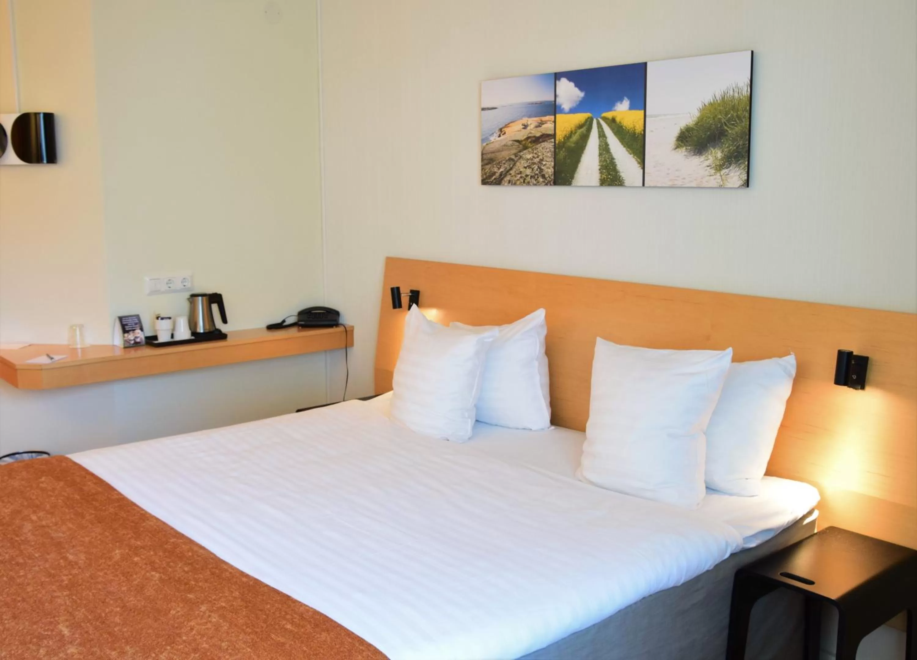 Property building, Bed in Hotell Erikslund