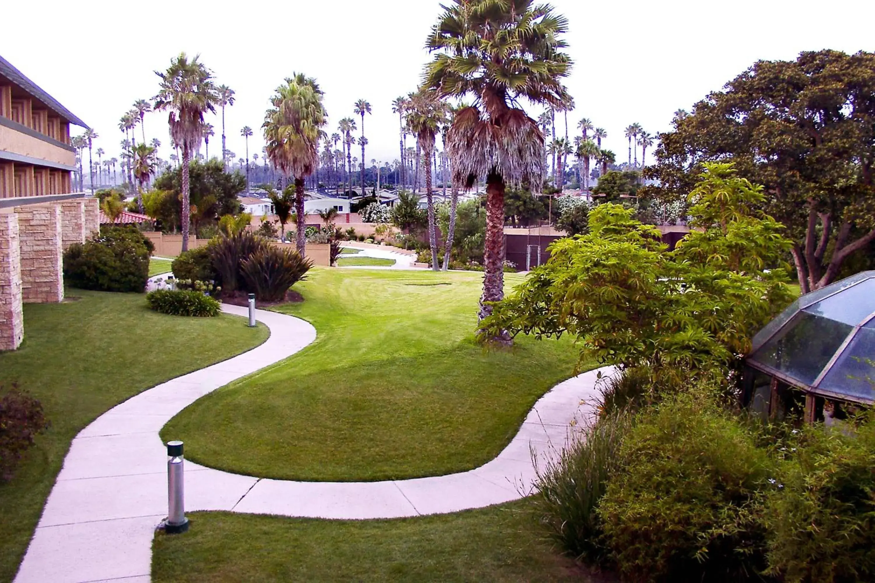 Property building in Four Points By Sheraton Ventura Harbor Resort