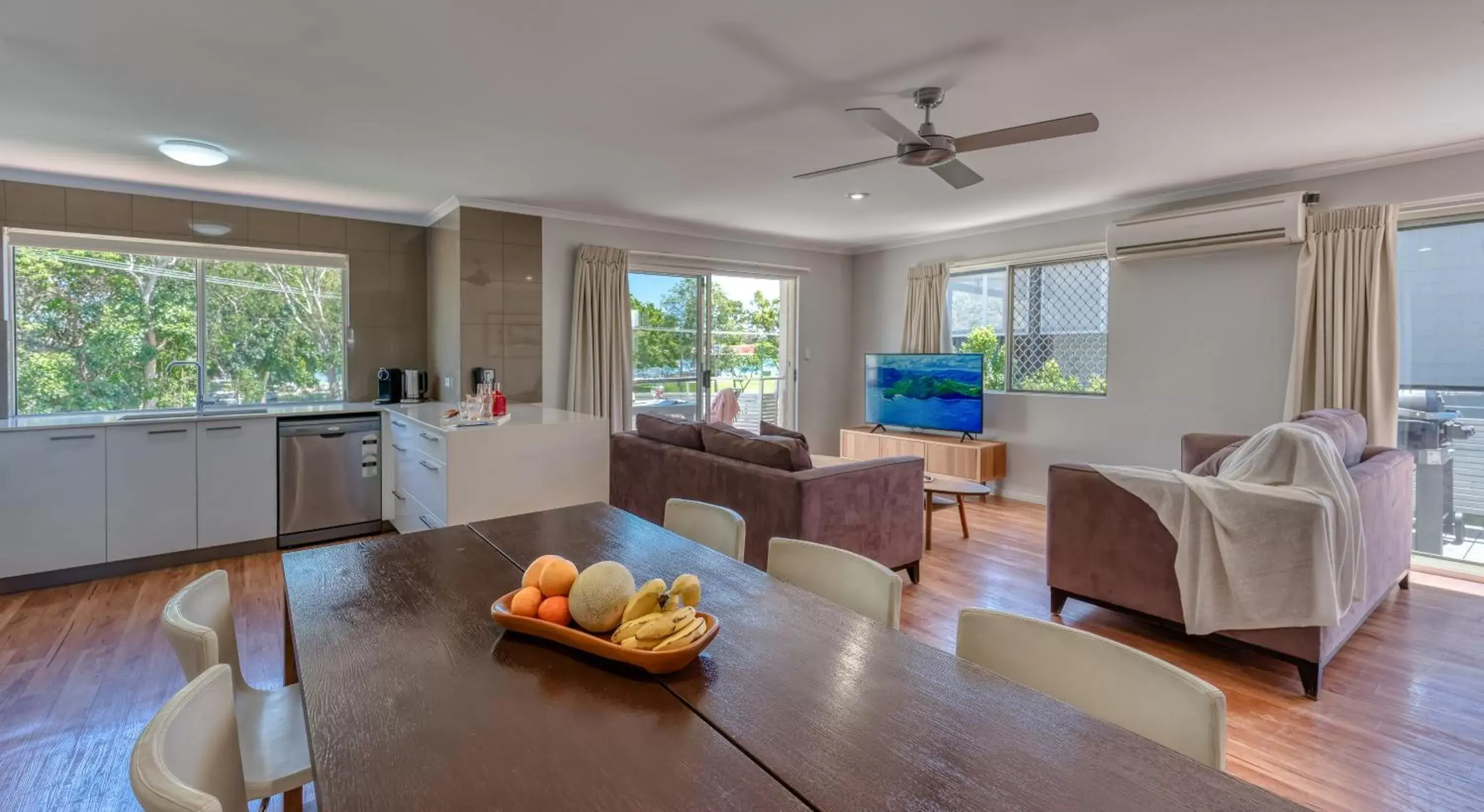 Living room in Noosa Sun Motel