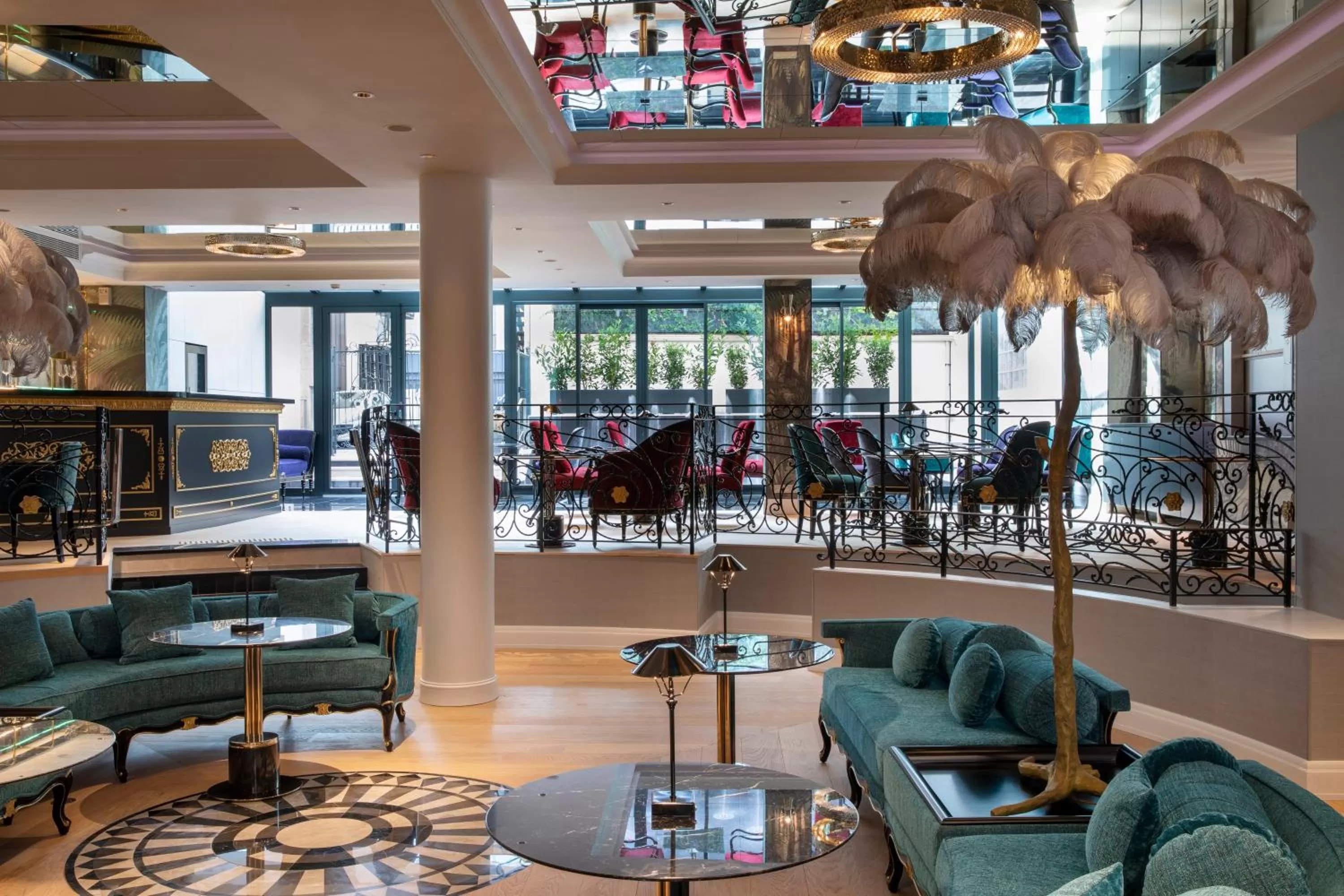 Lobby or reception in Paris j'Adore Hotel & Spa