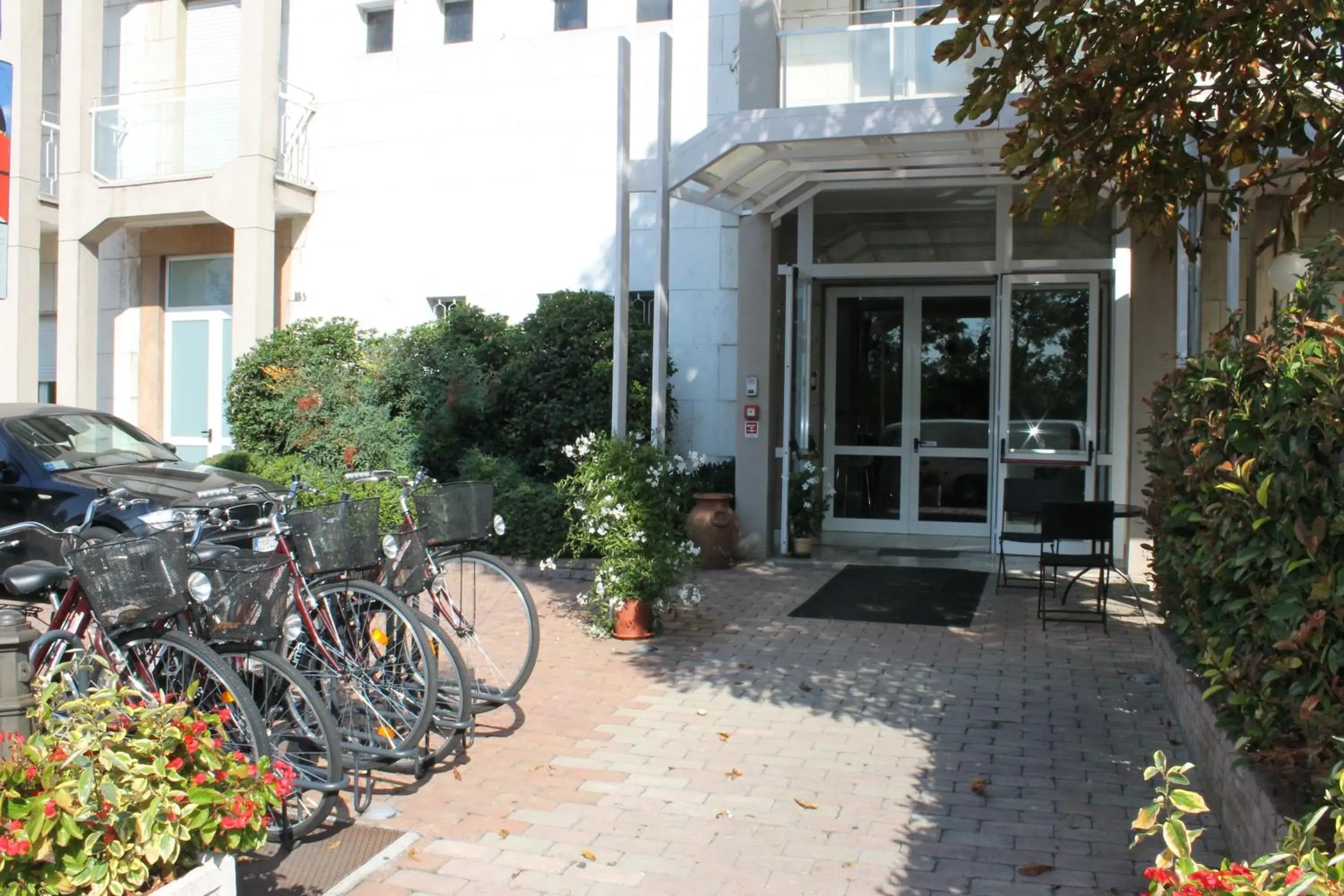 Facade/entrance in Hotel Cremona Viale