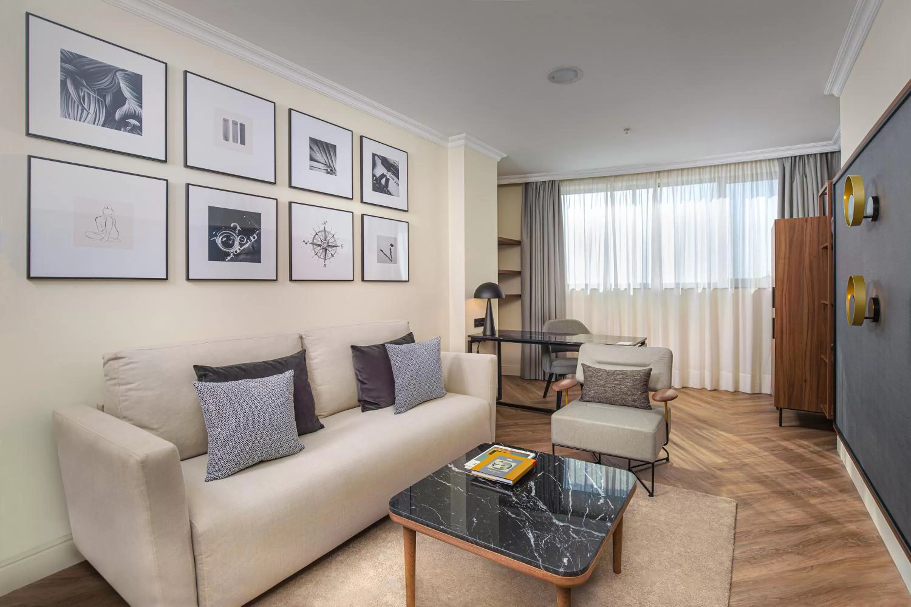 Seating area in Melia Valencia