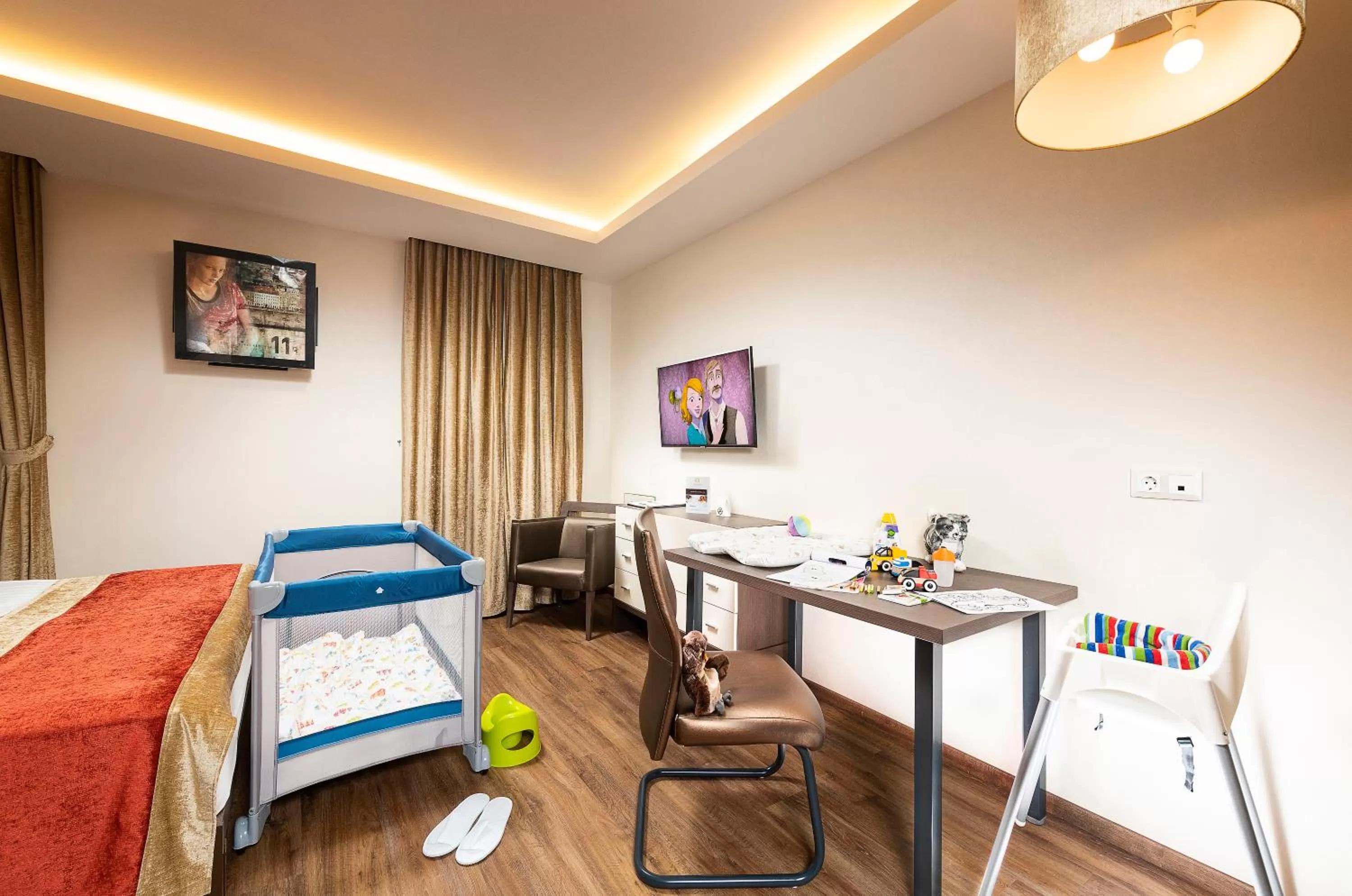 Photo of the whole room, Bed in Opera Garden Hotel & Apartments