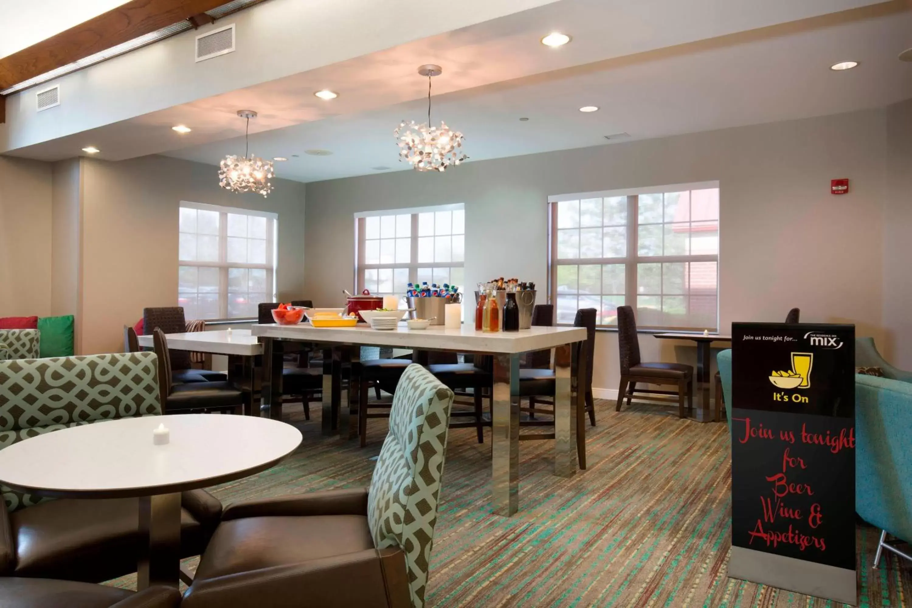 Restaurant/Places to Eat in Residence Inn Kansas City Olathe