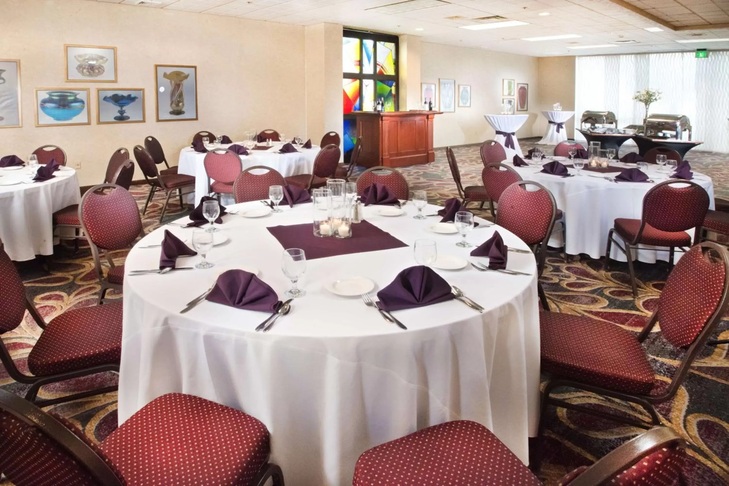 Banquet/Function facilities, Restaurant/Places to Eat in Radisson Hotel Corning