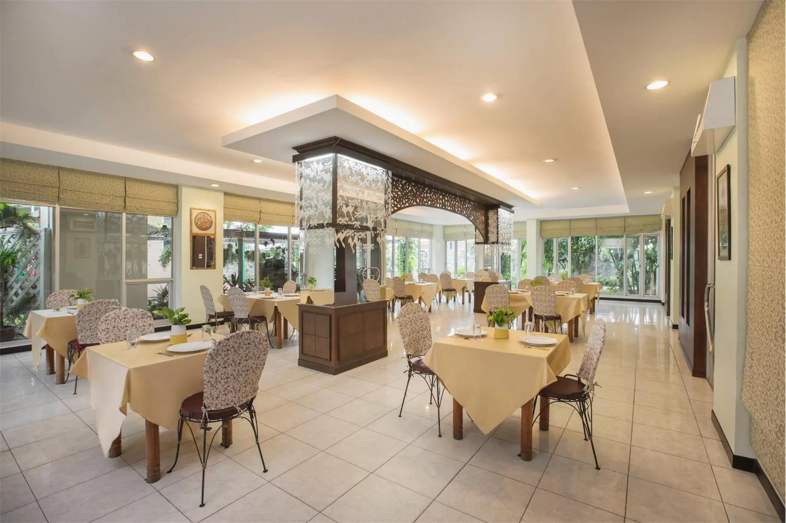 Dining area, Restaurant/Places to Eat in Eastern Grand Palace