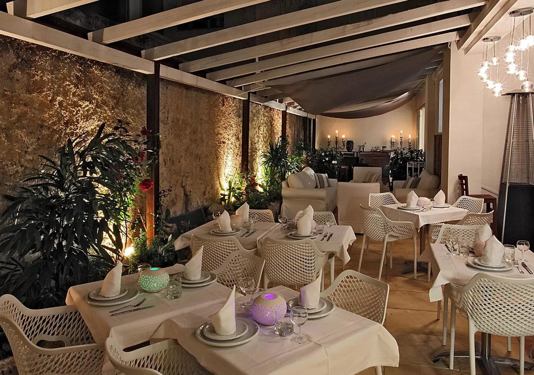 Patio, Restaurant/Places to Eat in HOTEL PALM BEACH