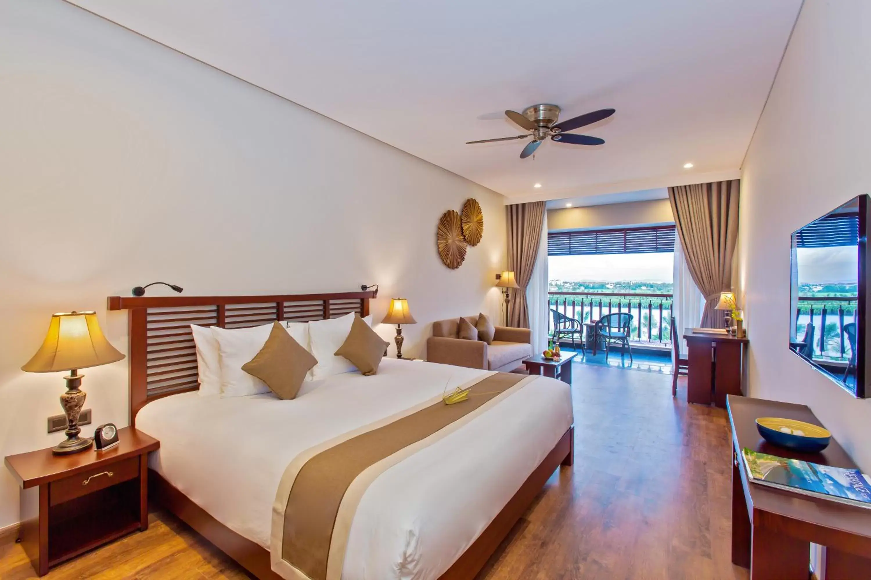 Photo of the whole room in Silk Sense Hoi An River Resort