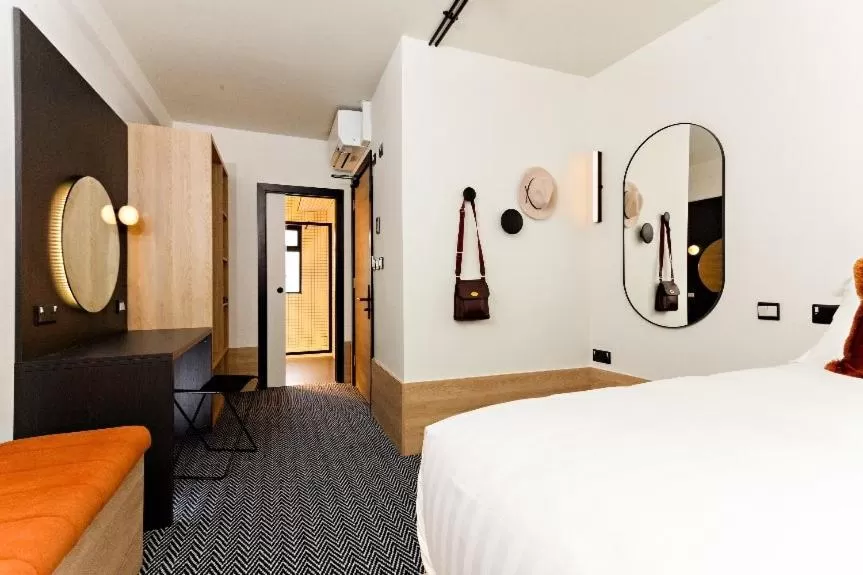 Superior Triple Room in The Snug Townhouse