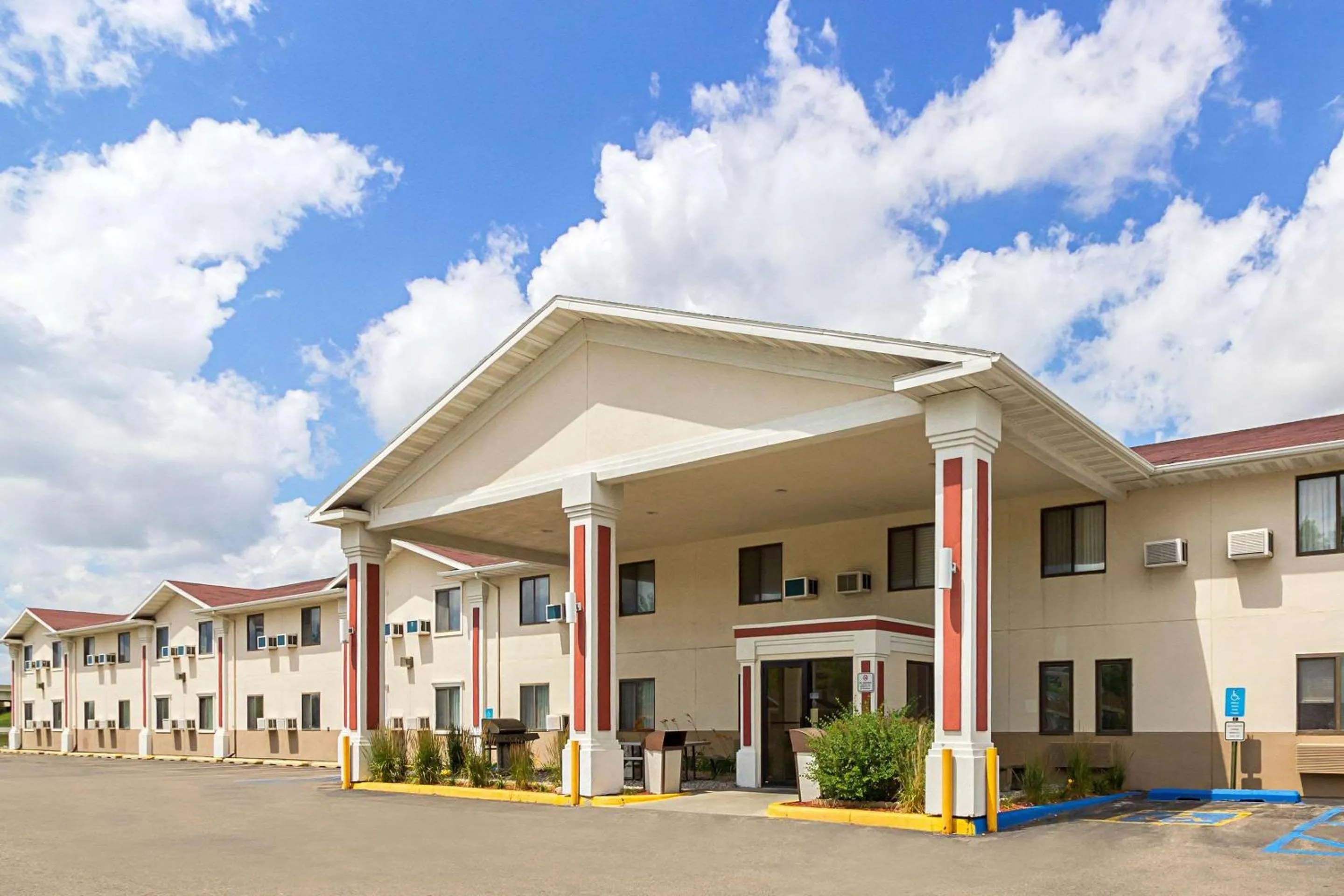 Property building in Americas Best Value Inn Fargo