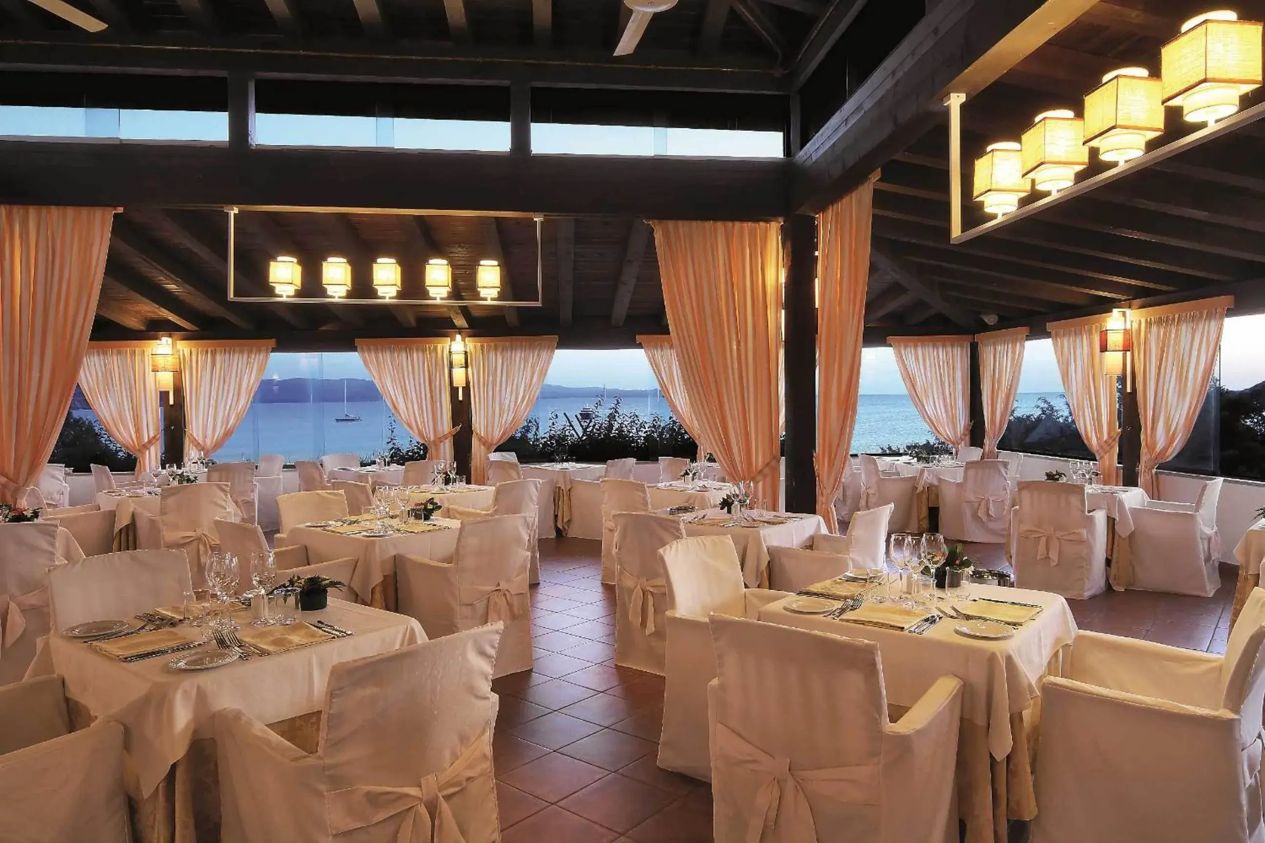 Restaurant/places to eat, Banquet Facilities in Colonna Grand Hotel Capo Testa