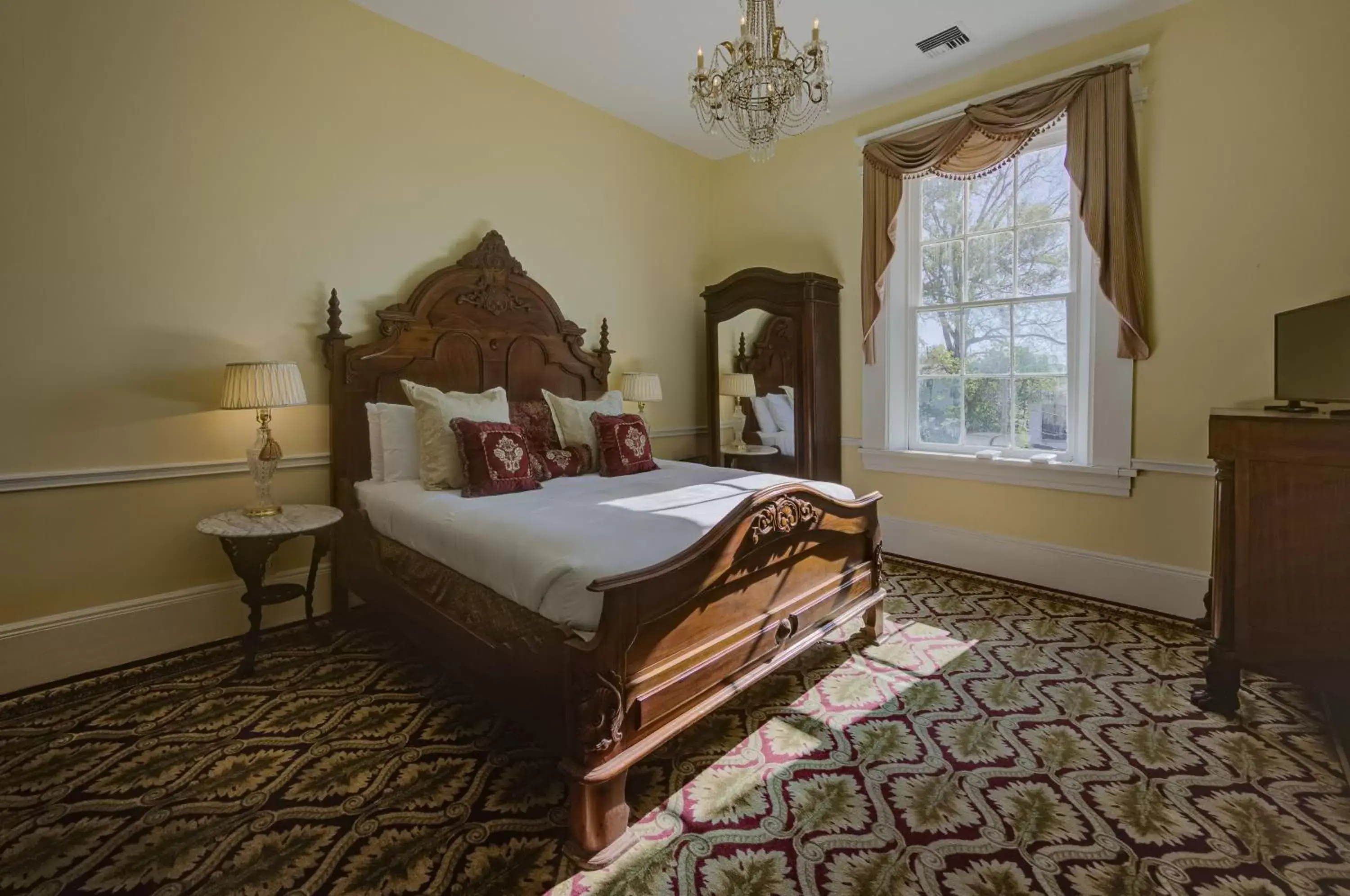 Deluxe King Suite in The Inn at Cedar Grove