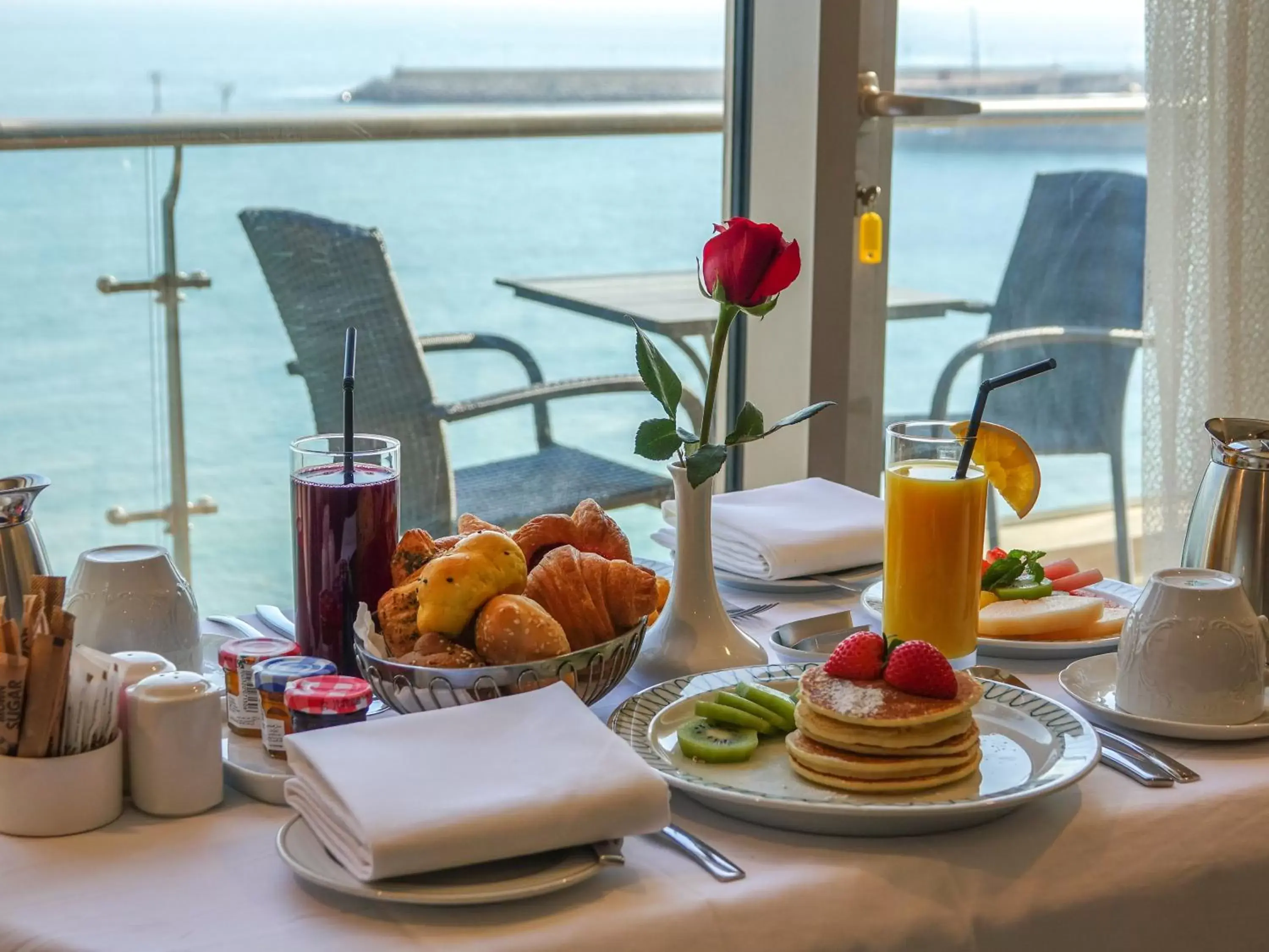 Food and drinks in Al Kout Beach Hotel Food and drinks in Al Kout Beach Hotel