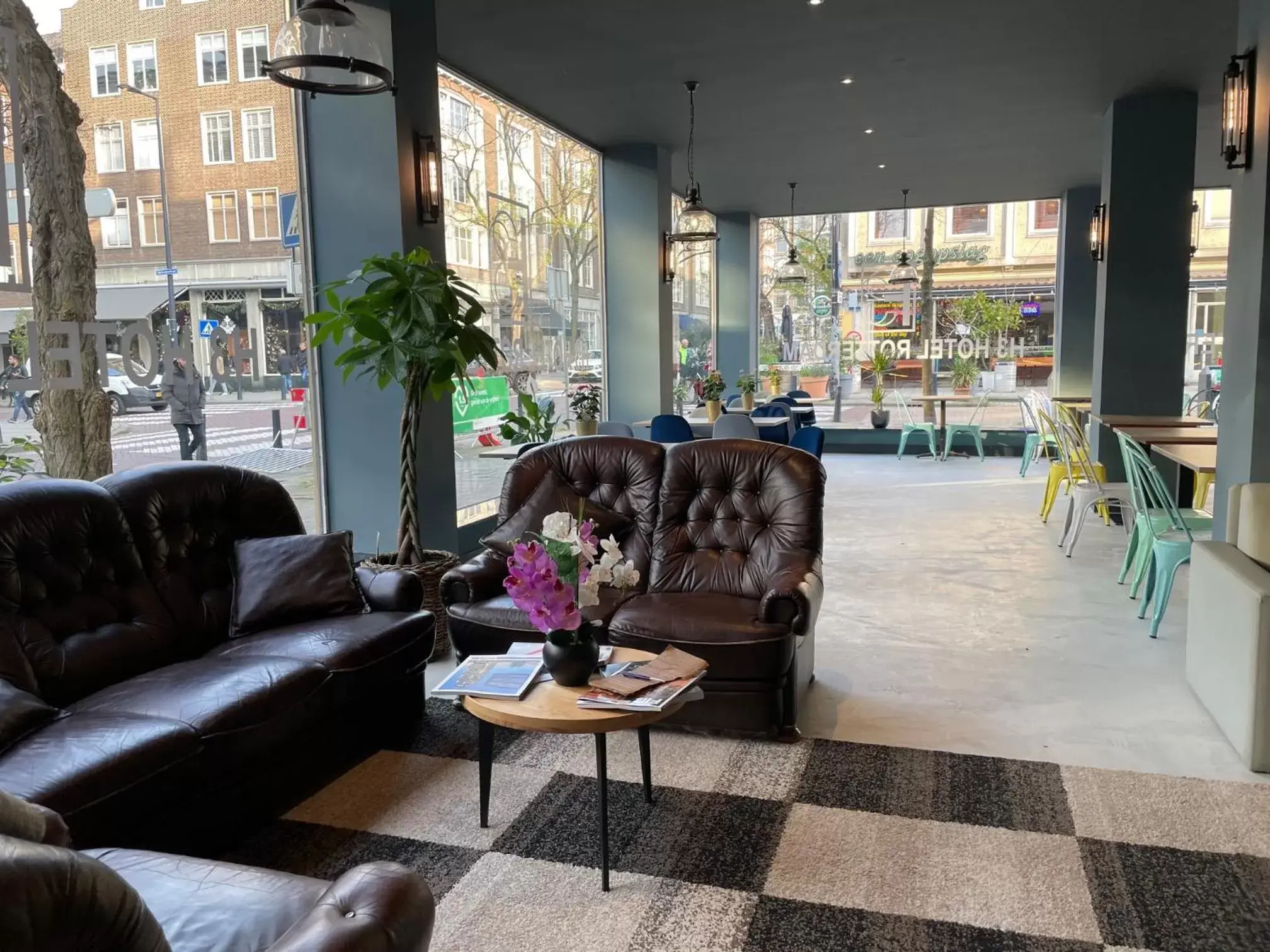 Lounge or bar in H3 Hotel Rotterdam City Center Lounge or bar in H3 Hotel Rotterdam City Center