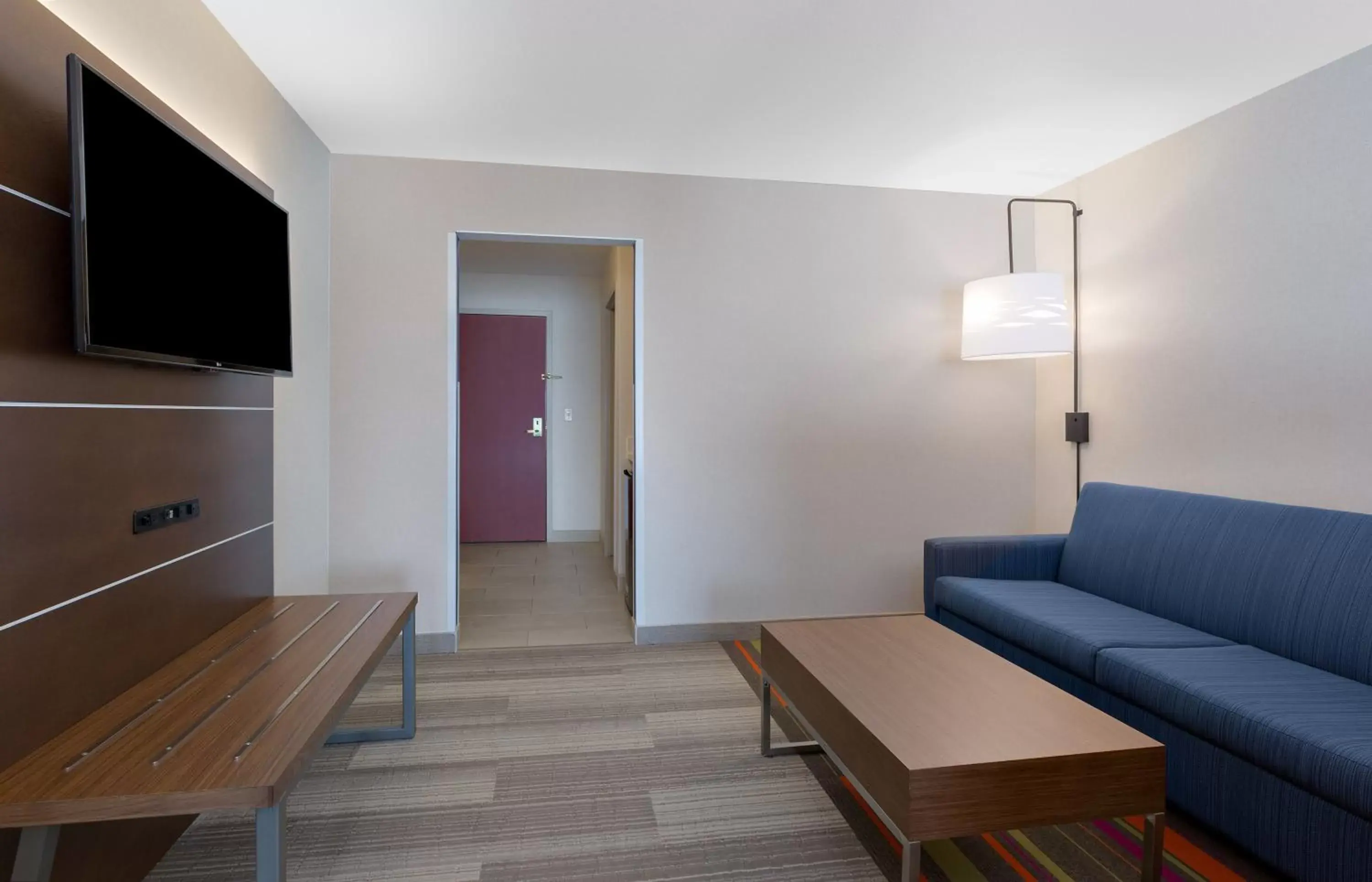 Photo of the whole room, Seating Area in Holiday Inn Express Ellensburg, an IHG Hotel