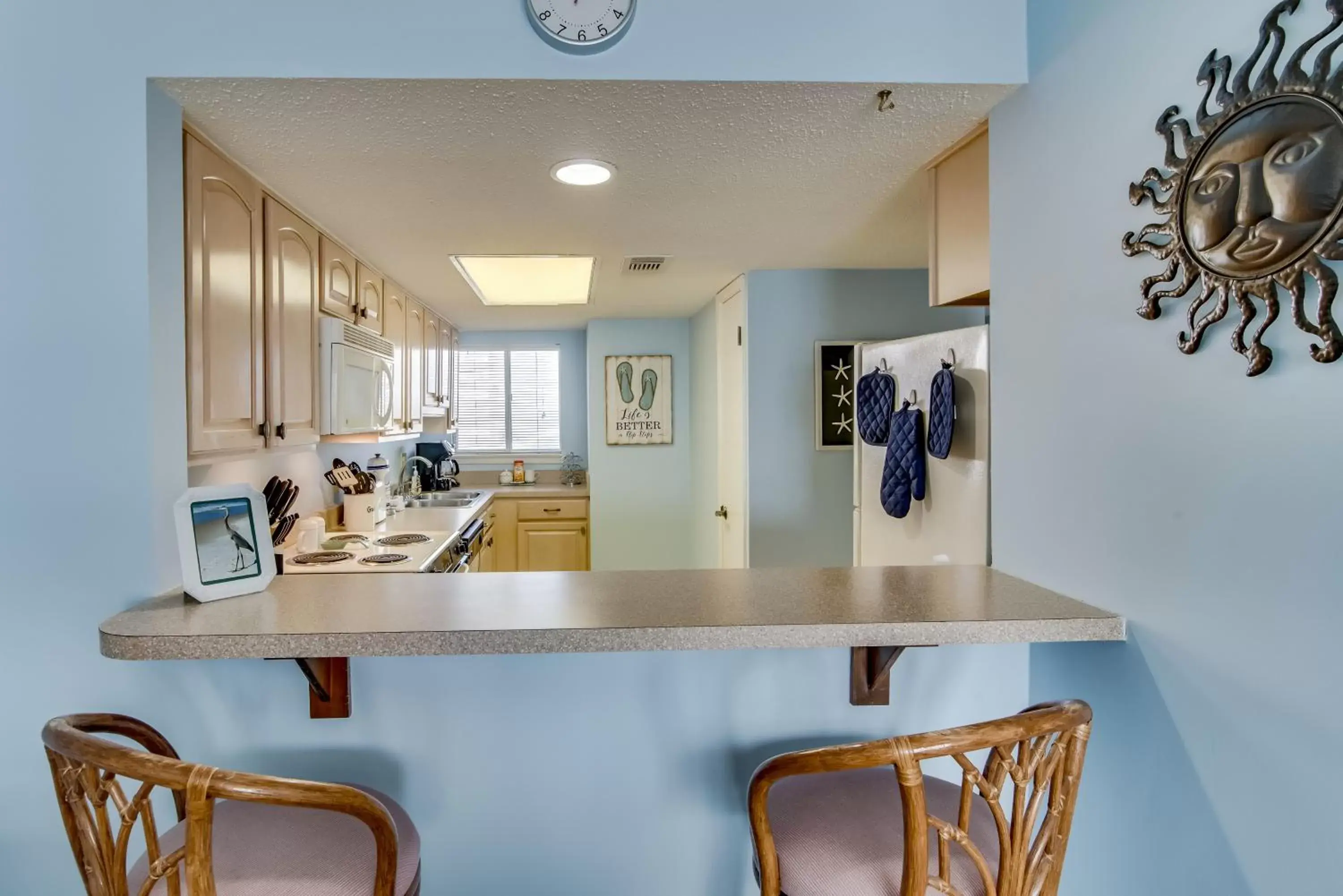 Kitchen/Kitchenette in Edgewater West #62