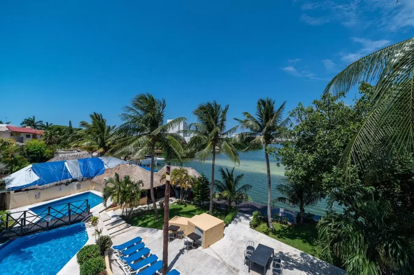 Swimming pool, Pool View in Hotel Imperial Laguna Faranda Cancún