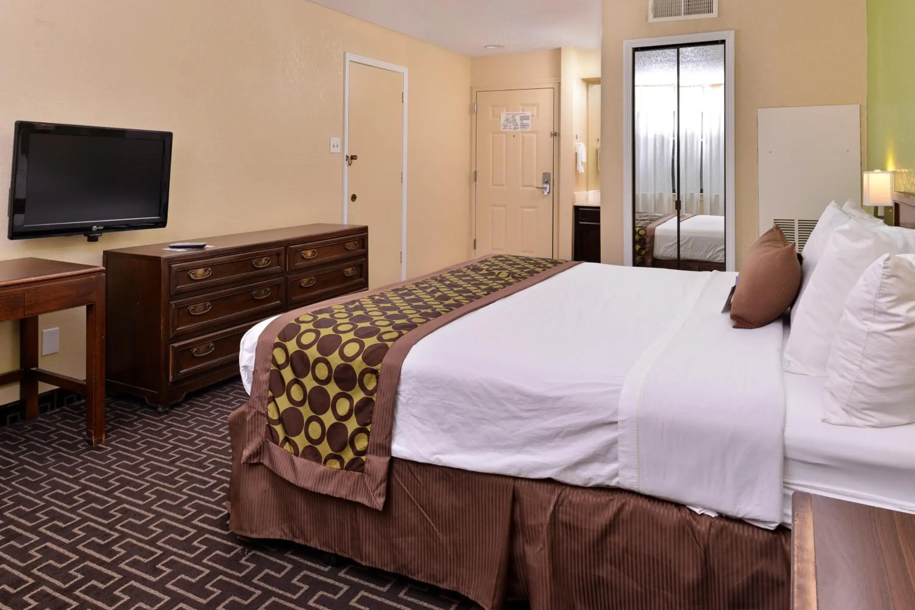 Bedroom, Bed in Americas Best Value Inn & Suites Extended Stay - Tulsa