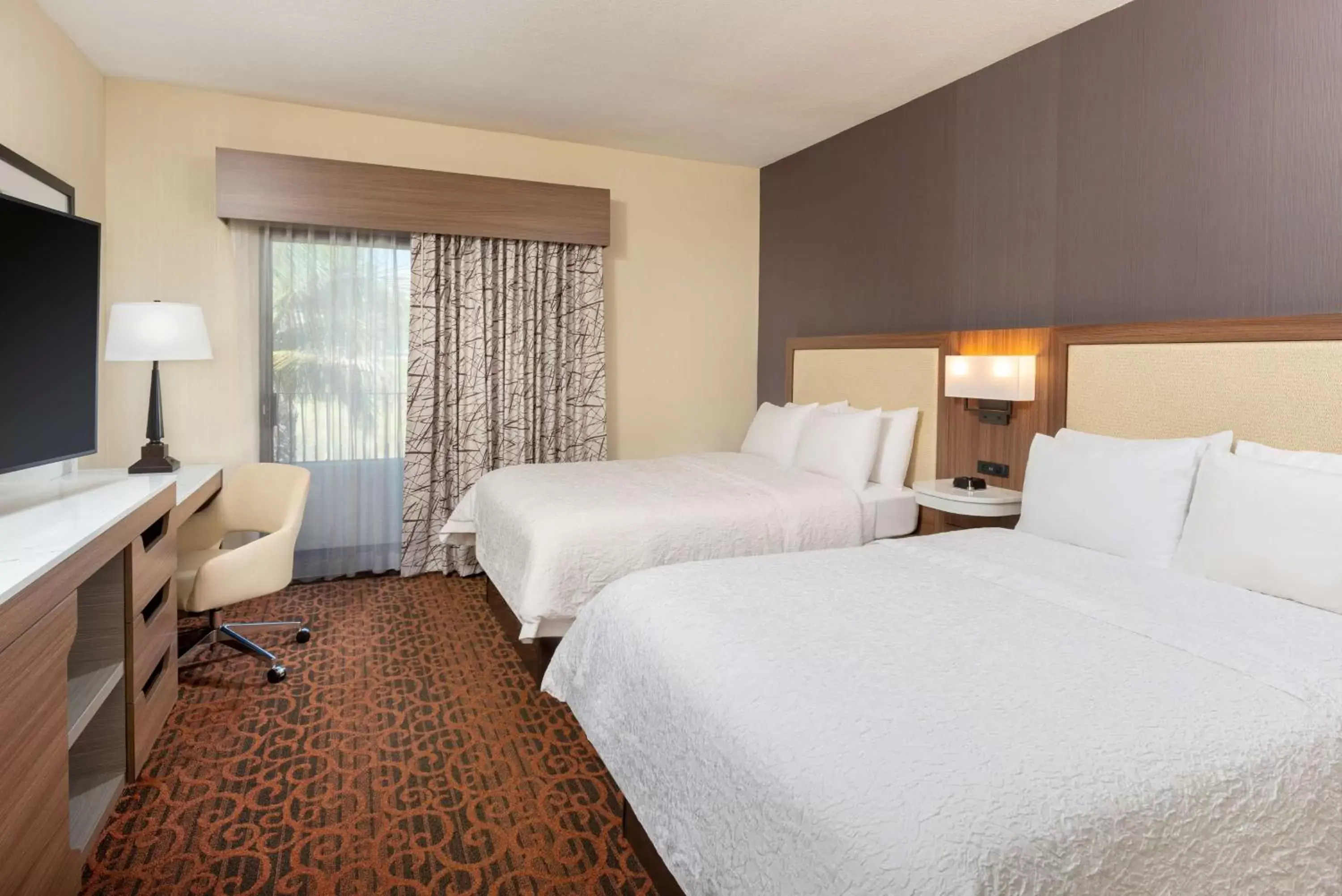 Bed in Hampton Inn & Suites San Clemente