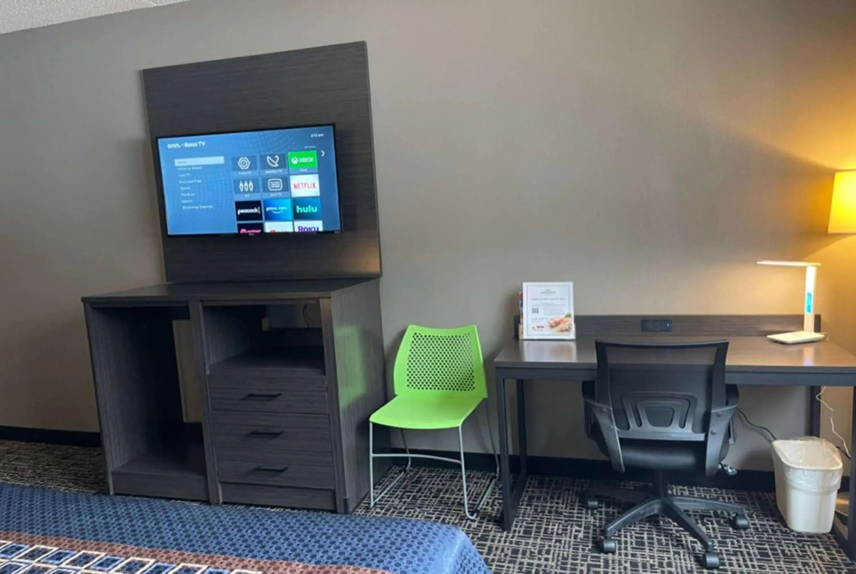 Photo of the whole room, TV/Entertainment Center in Wingate by Wyndham Lake George