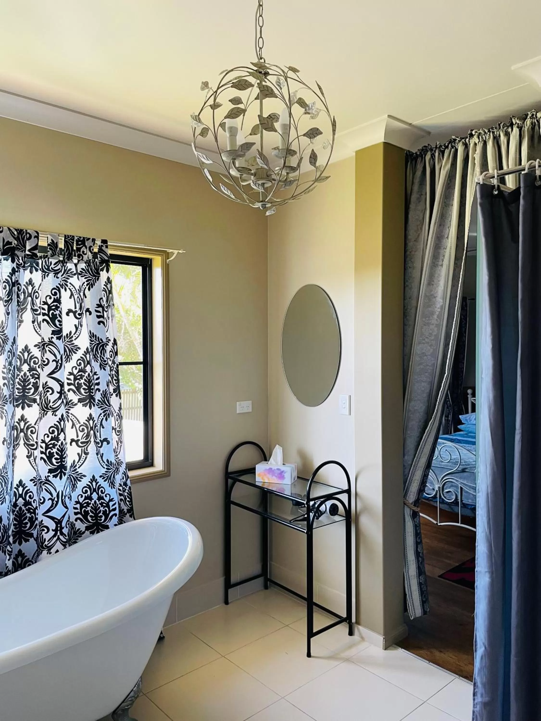 Bed in GOLDEN LACE B&B