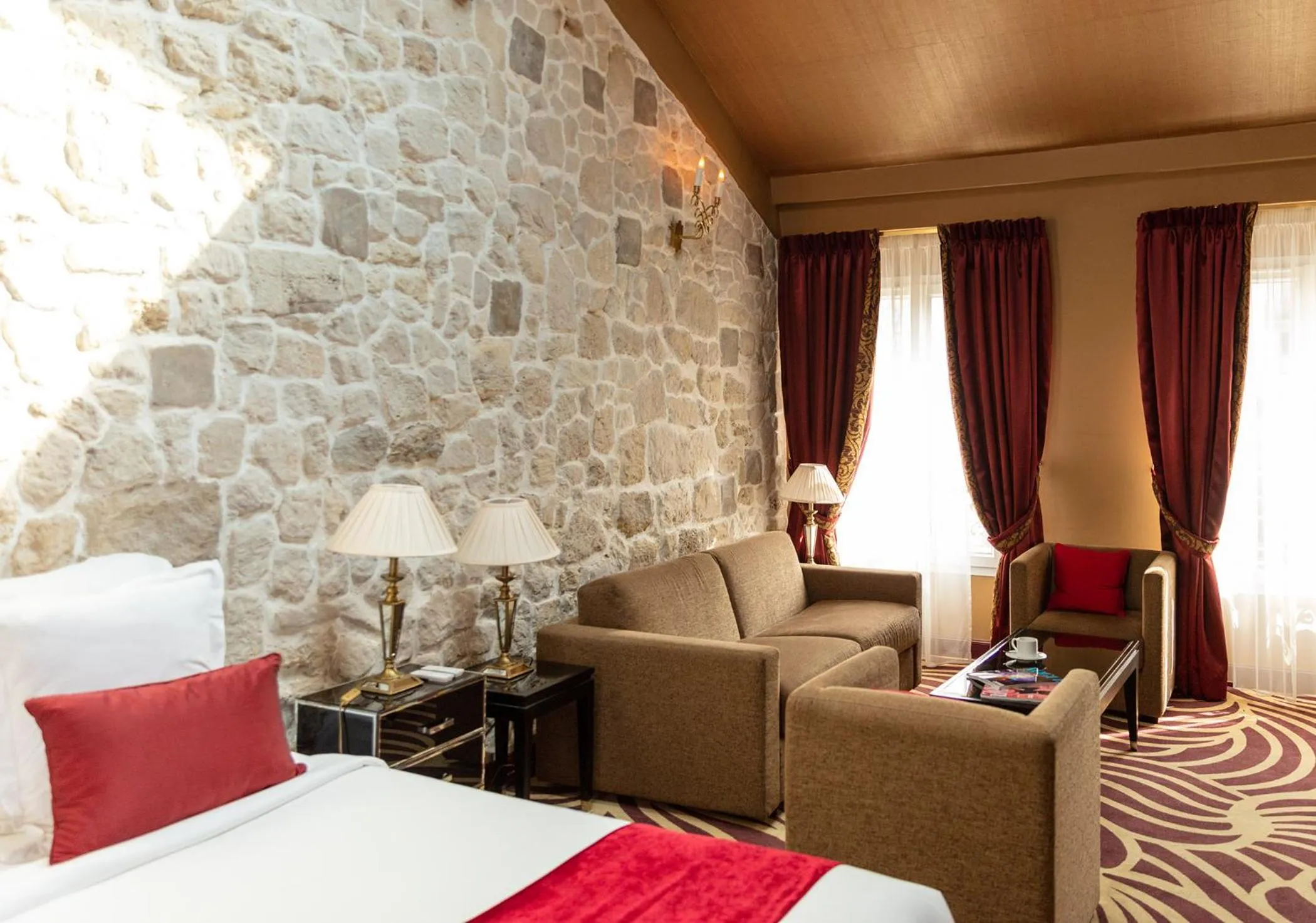 Bed in Hotel Du Beaumont