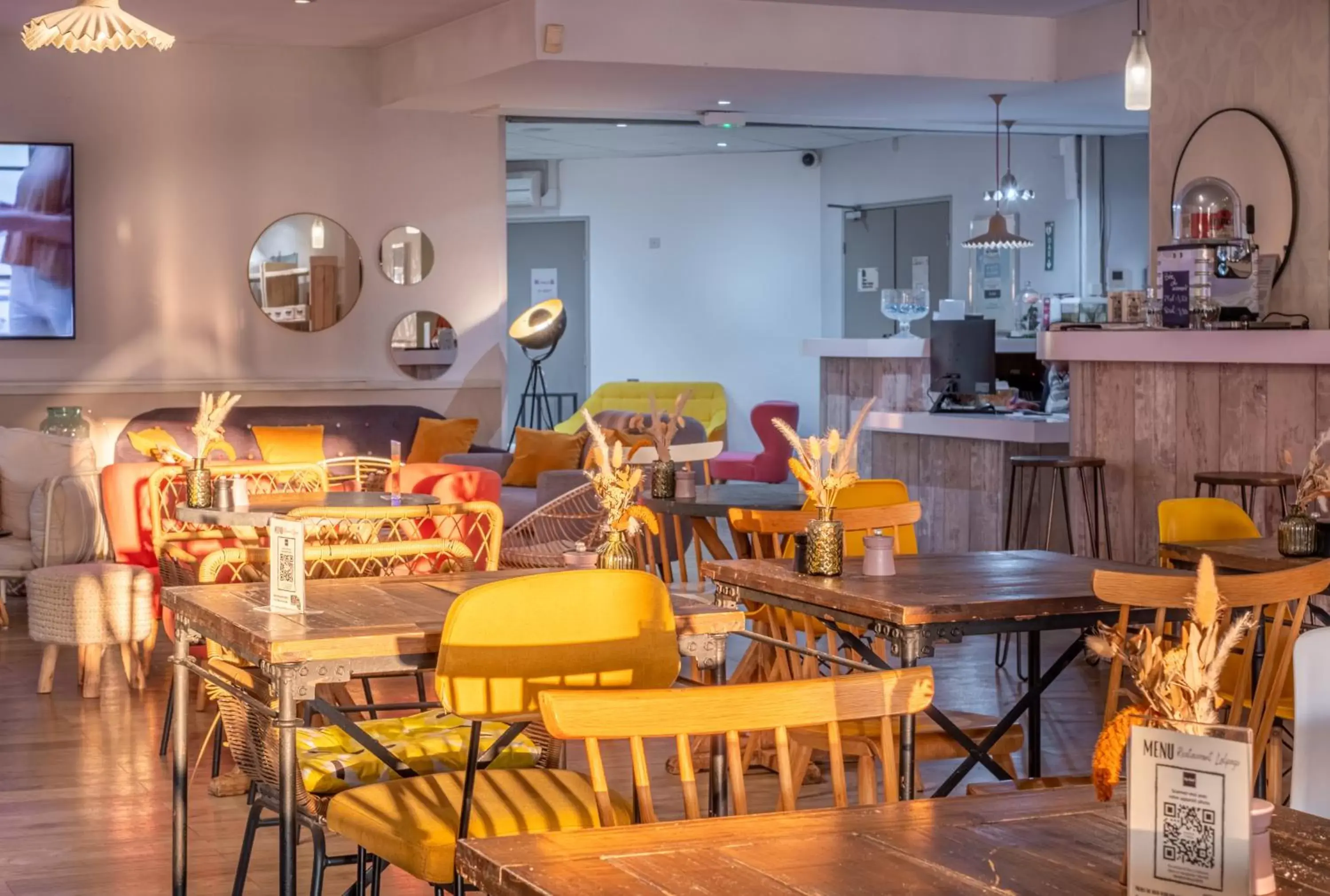 Restaurant/places to eat in Kyriad Lyon Est - Bron Eurexpo Le Cottage Restaurant/places to eat in Kyriad Lyon Est - Bron Eurexpo Le Cottage