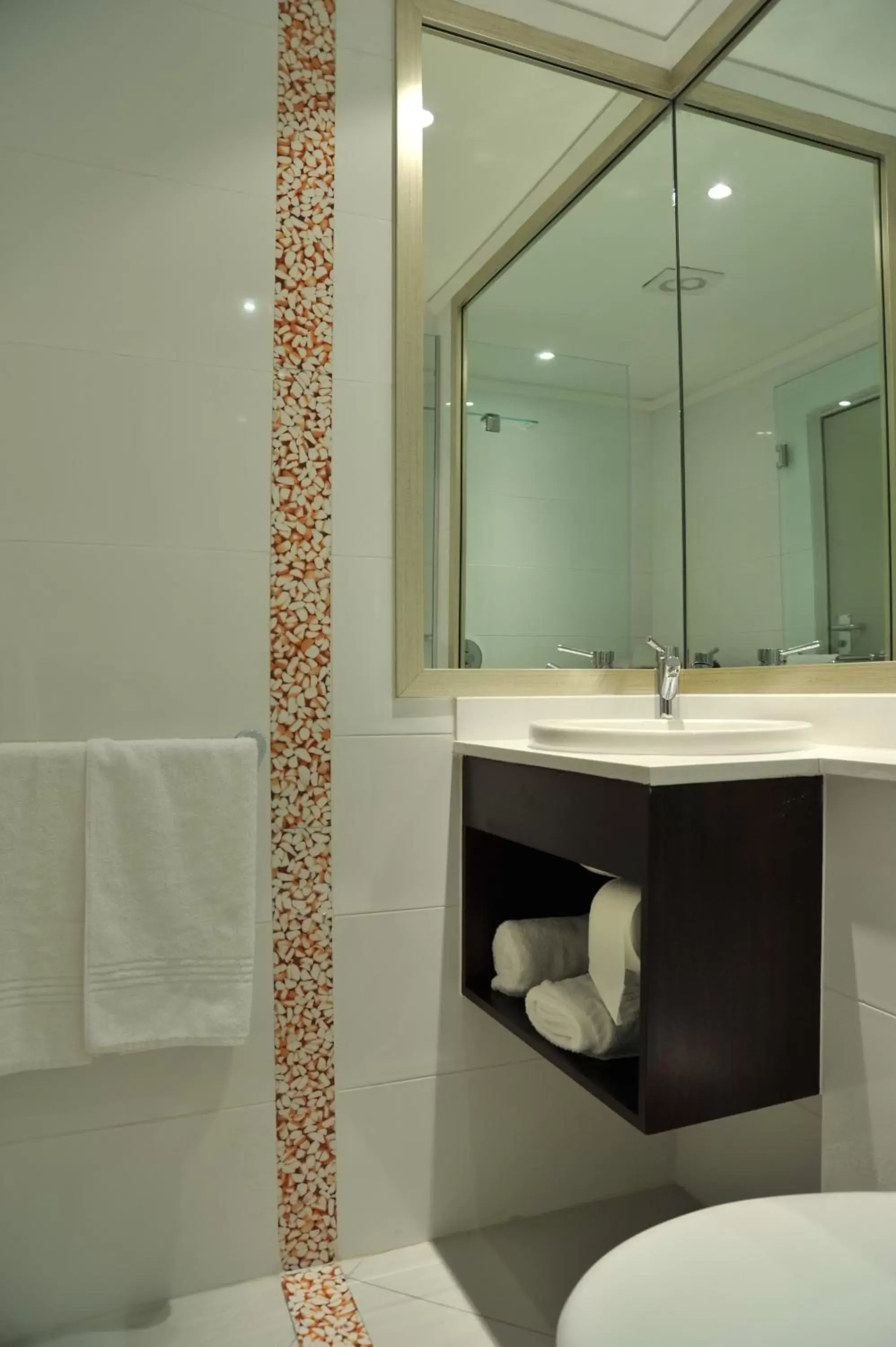 Bathroom in ONOMO Hotel Cape Town – Inn On The Square