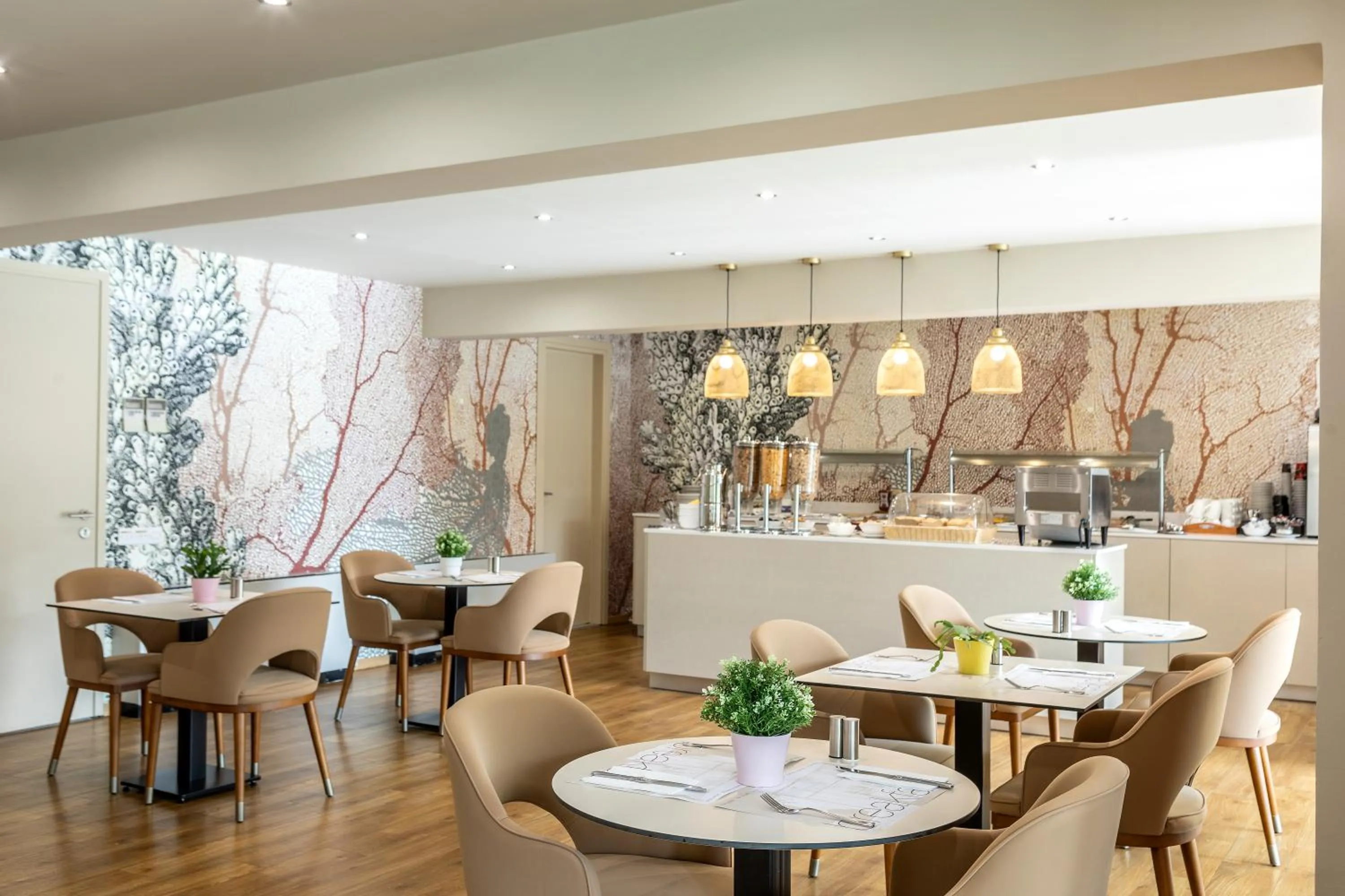 Breakfast in Almond Business Hotel