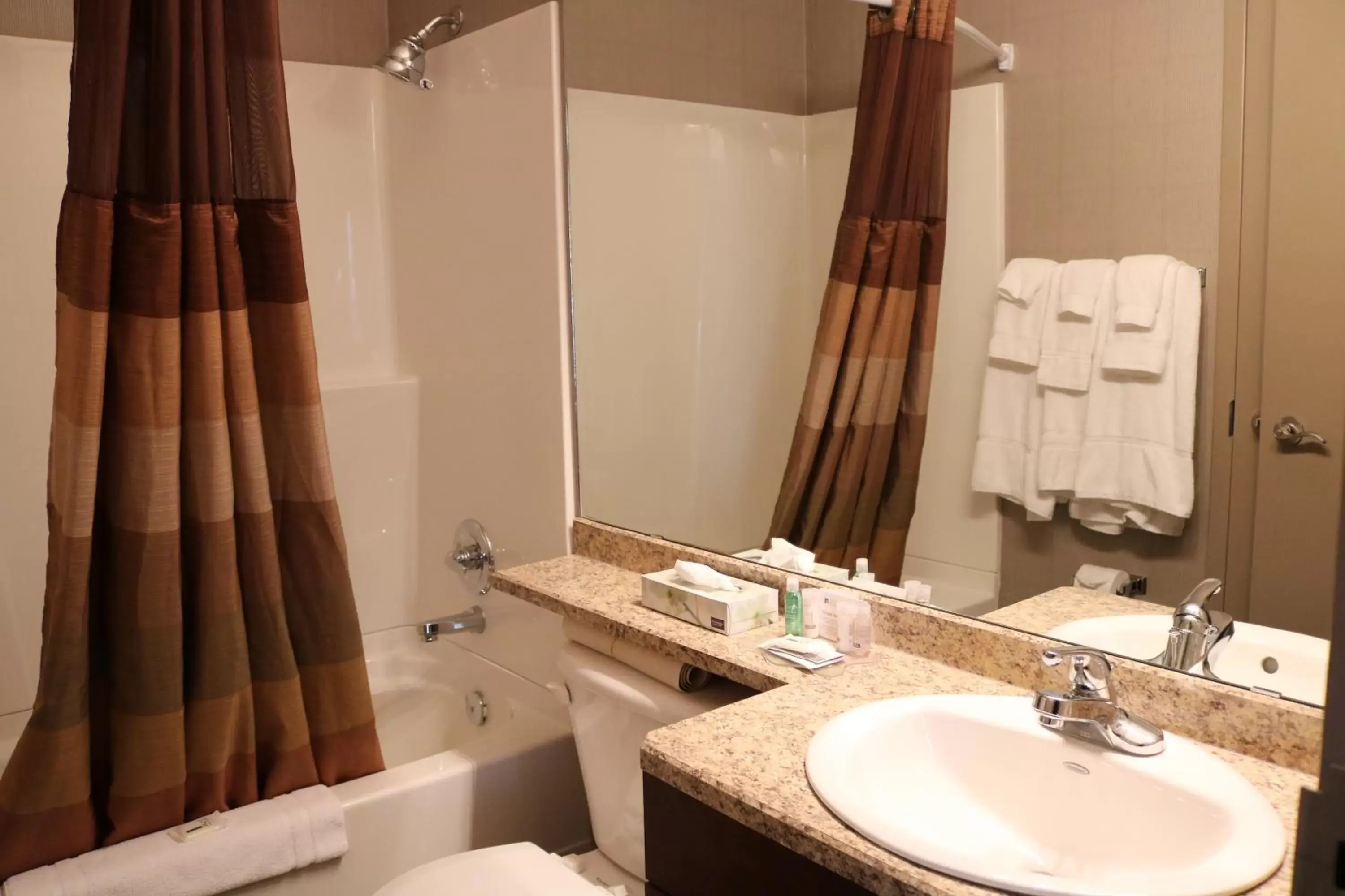 Bathroom in Nomad Hotel & Suites