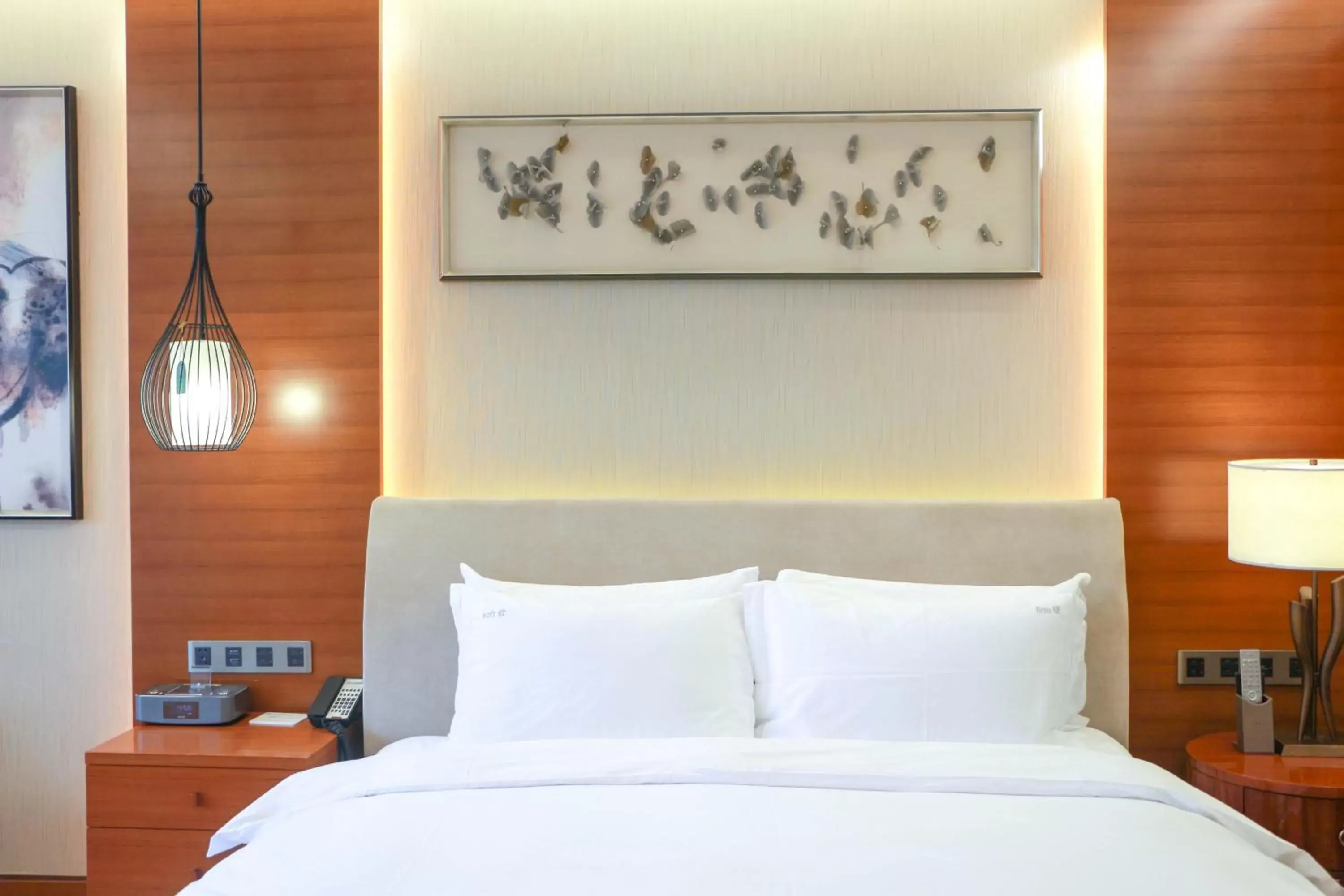 Bed in Holiday Inn Nanjing Xuanwu Lake by IHG Bed in Holiday Inn Nanjing Xuanwu Lake by IHG